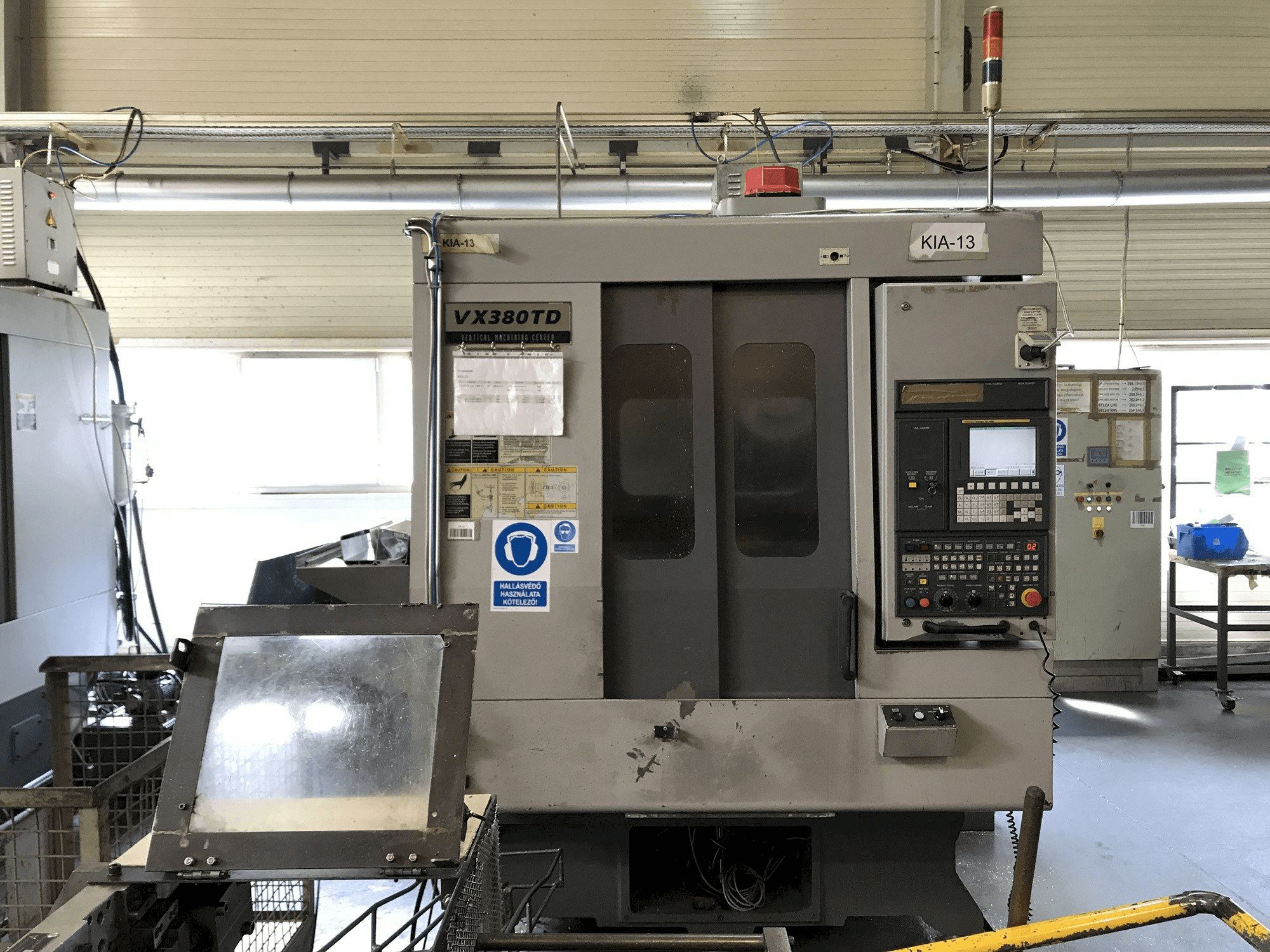 Widok z przodu maszyny Hyundai Kia VX380TD