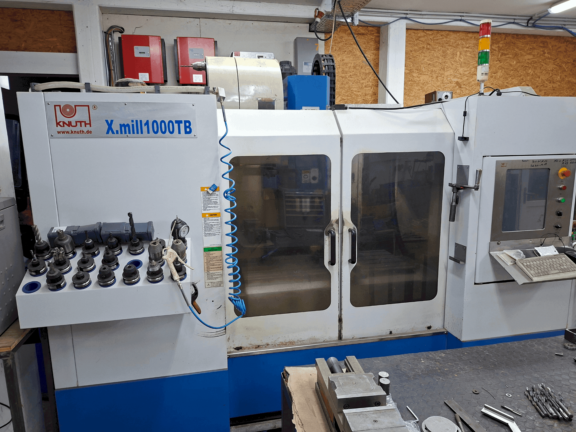 Widok z przodu maszyny KNUTH XMill 1000 TB