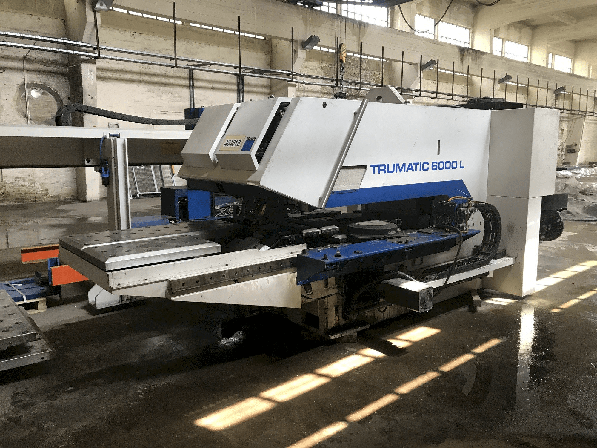 Widok z przodu maszyny Trumpf TRUMATIC 6000 L (2002)