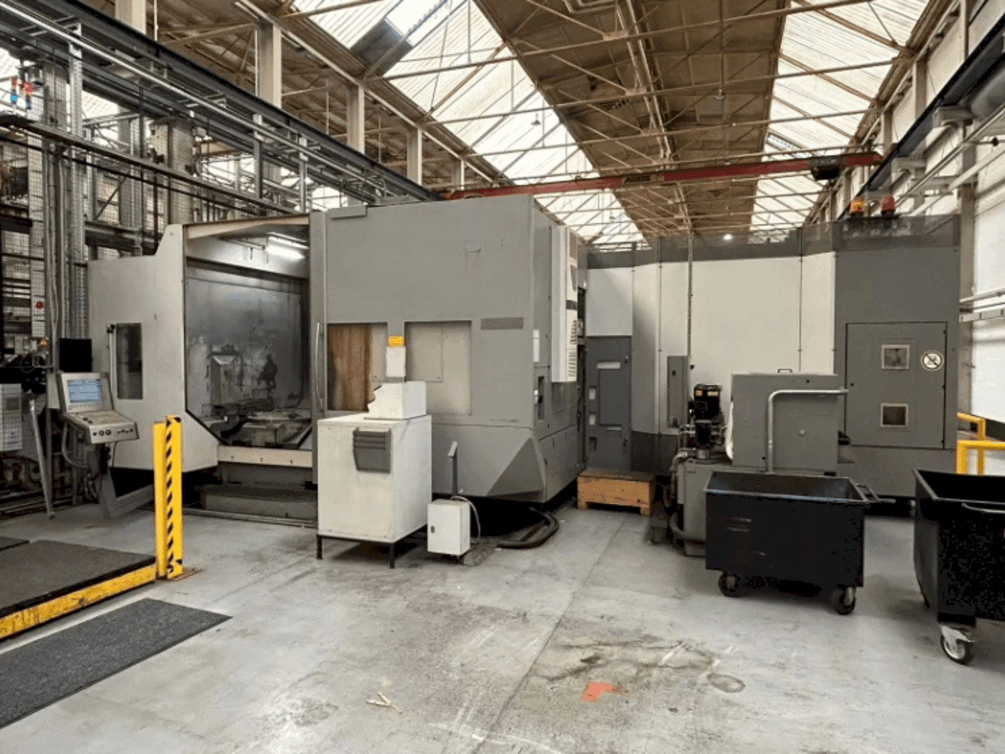 Widok z przodu maszyny DMG DMC 100 H