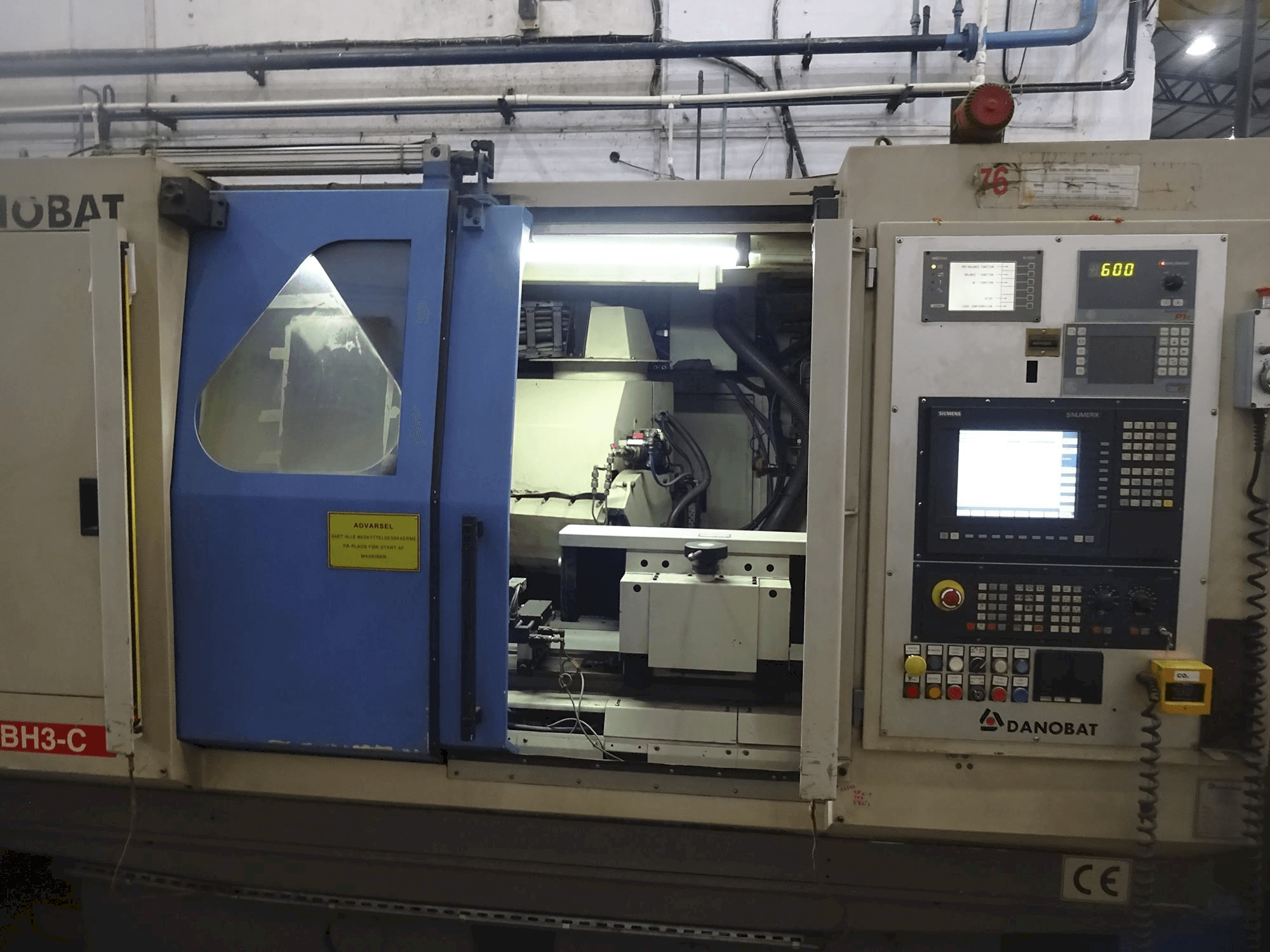 Widok z przodu maszyny DANOBAT G-61-BH3-C