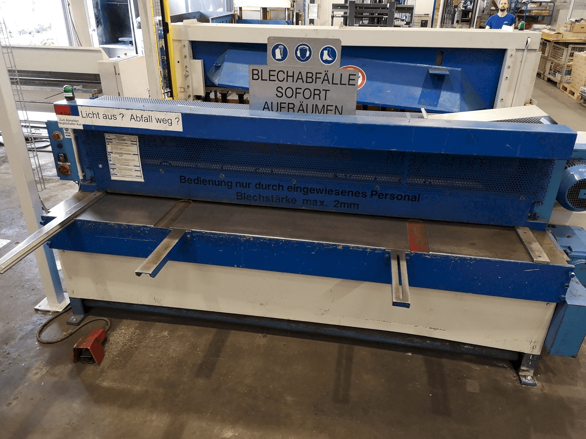 Widok z przodu maszyny KNUTH KMT 2500/3