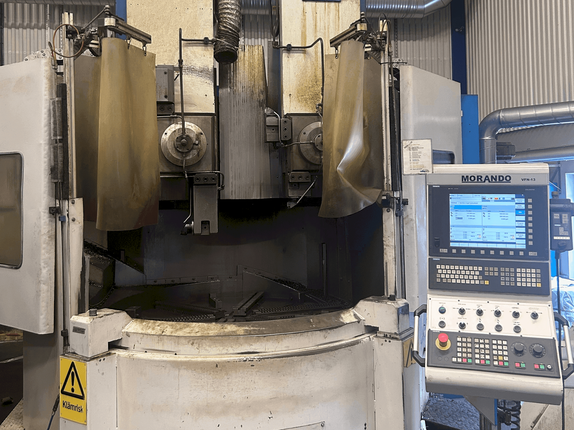 Widok z przodu maszyny MORANDO VFN13