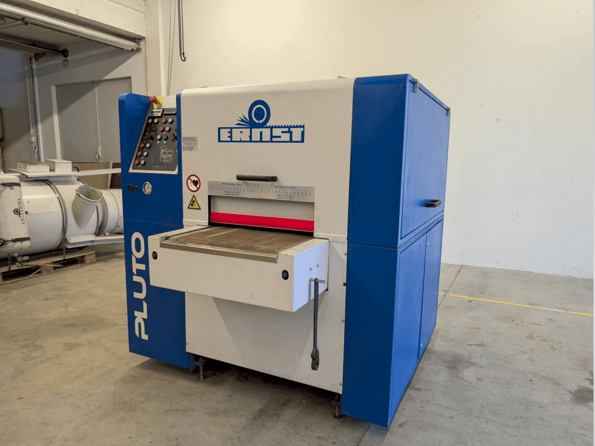 Widok z przodu maszyny ERNST PLUTO EDD