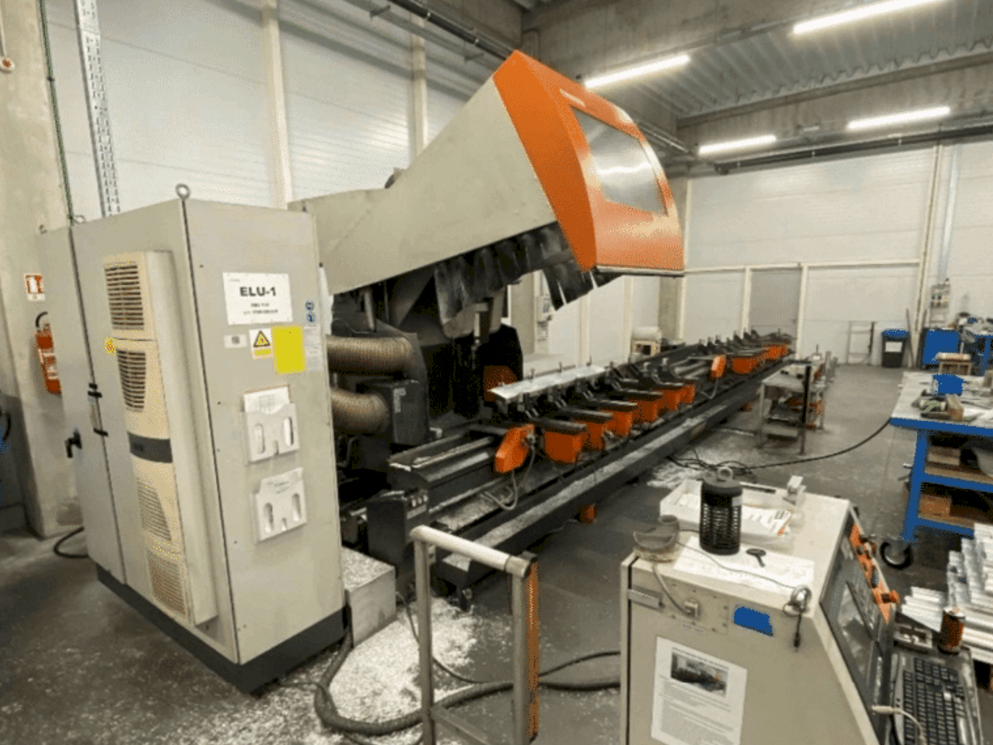 Widok z przodu maszyny Elumatec SBZ 150