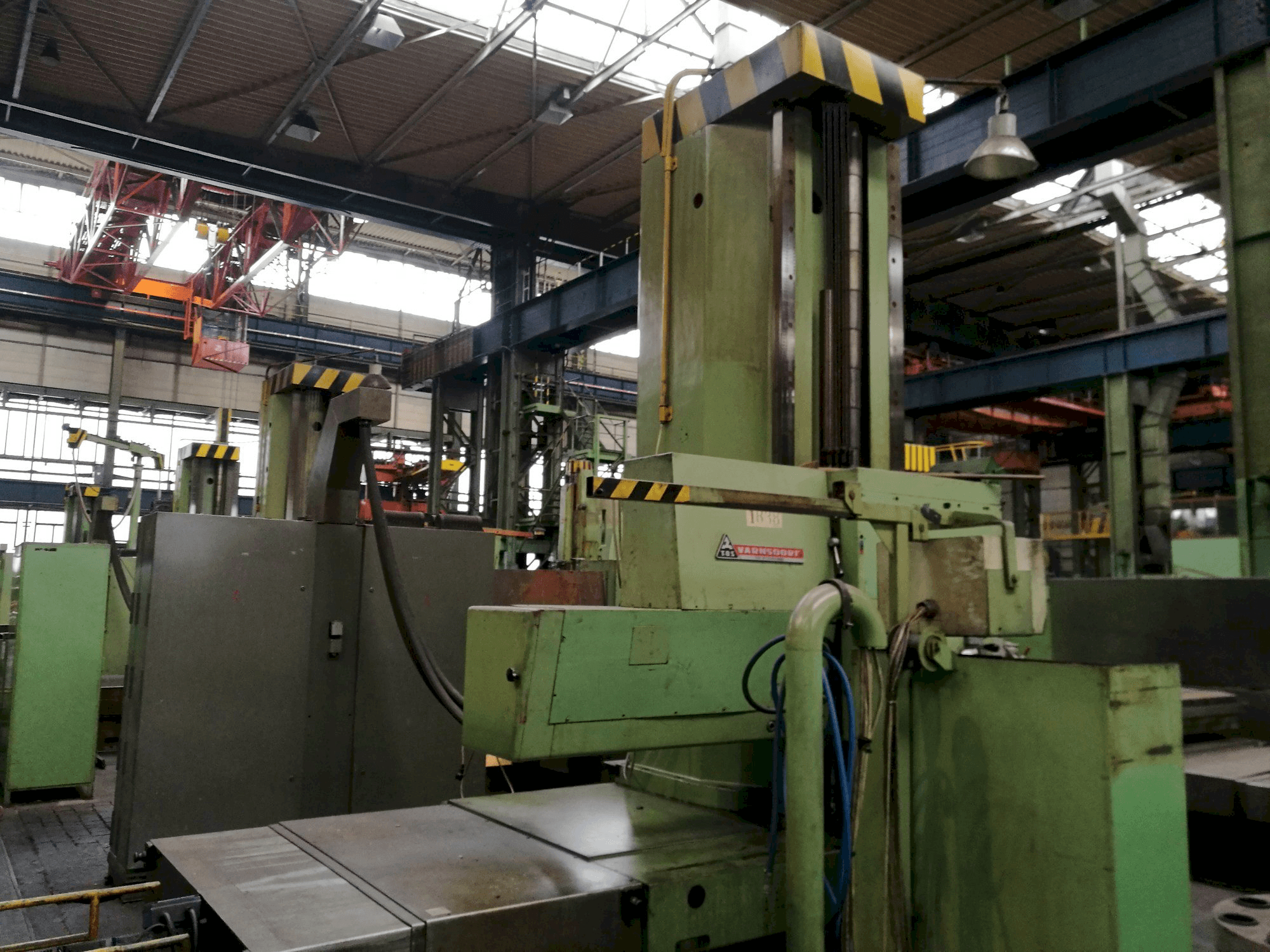 Widok z przodu maszyny TOS WHN 13