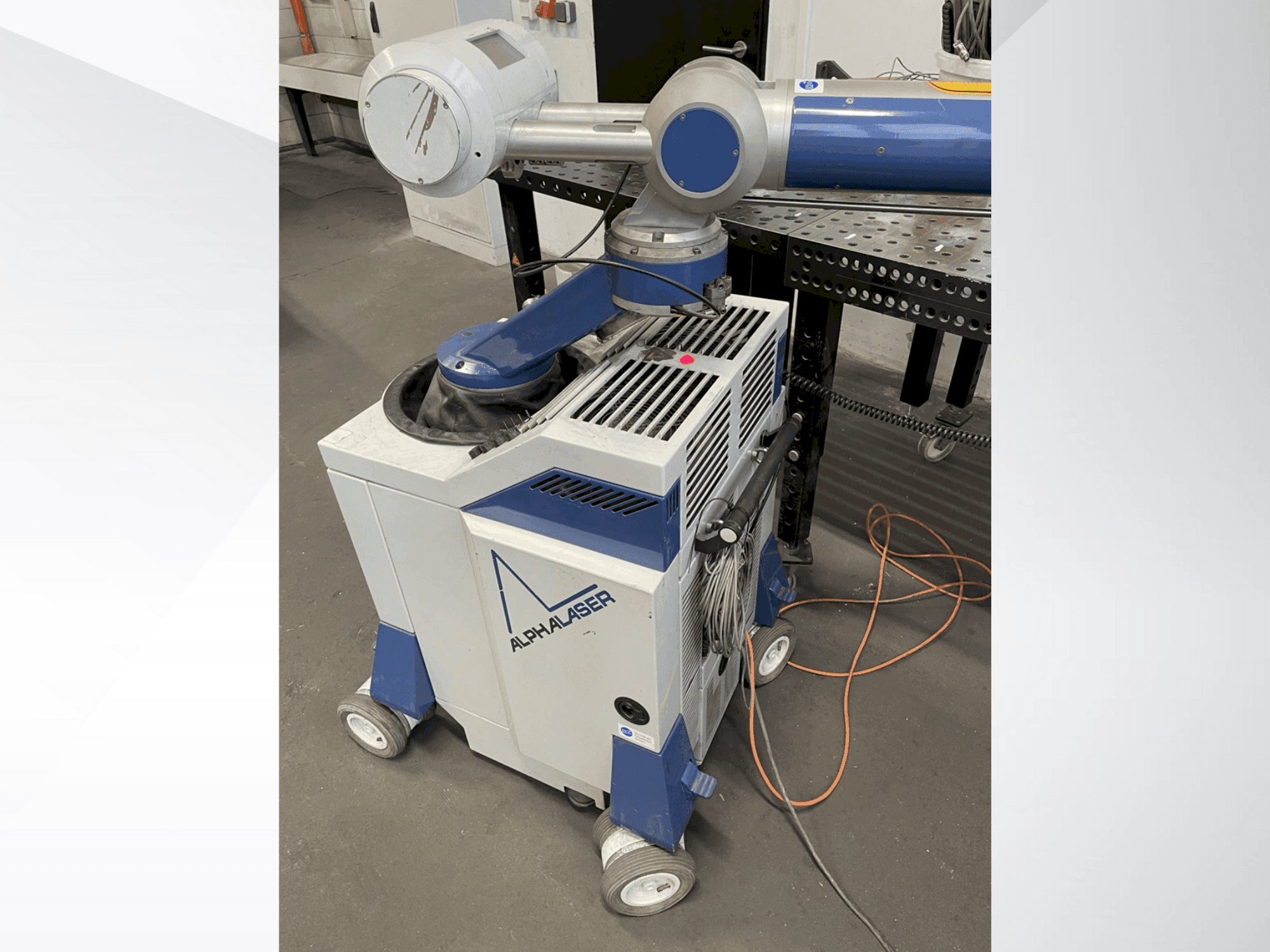 Widok z przodu maszyny ALPHA LASER ALM 150