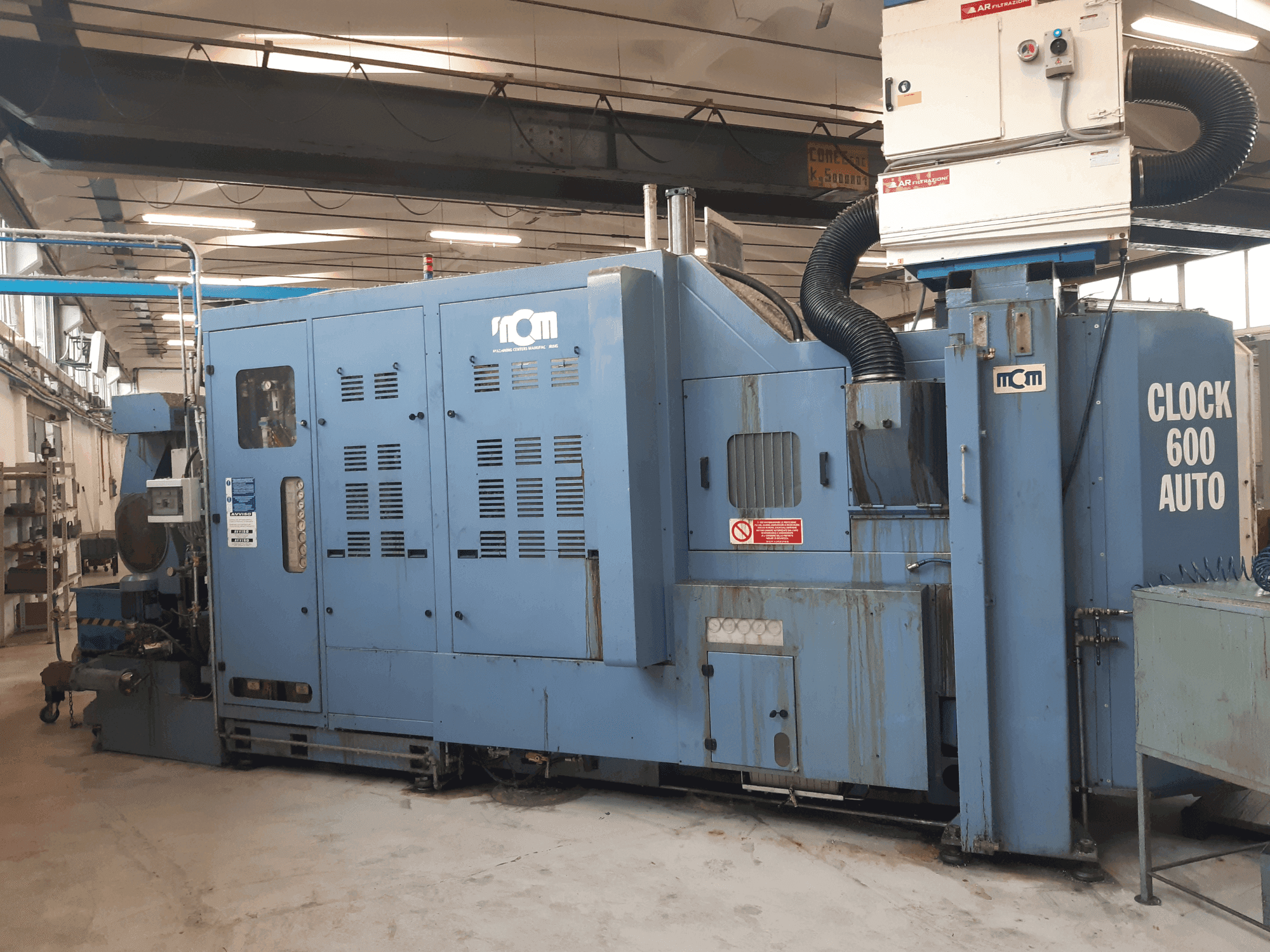 Widok z przodu maszyny MCM Clock 600 Auto