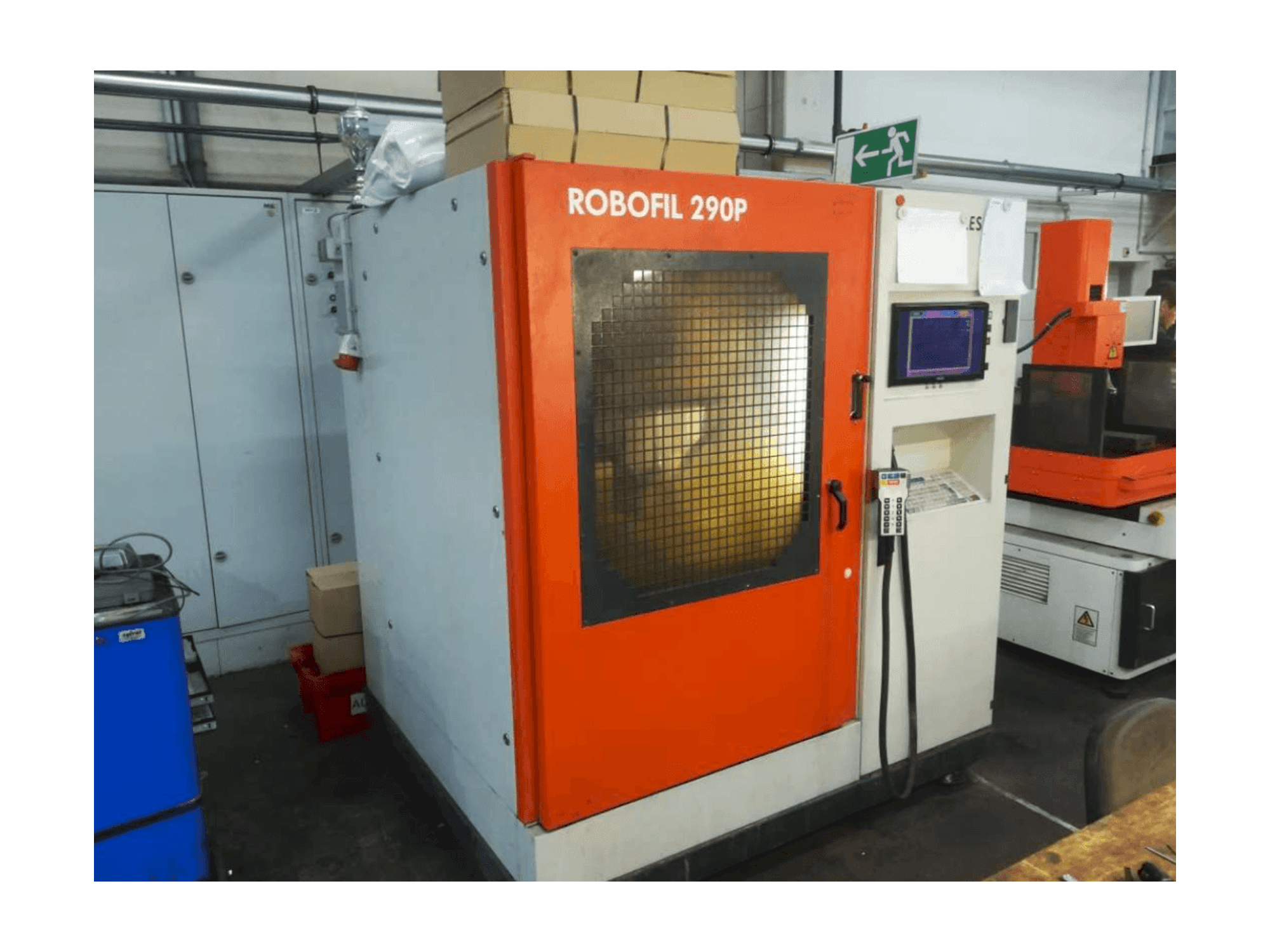 Widok z przodu maszyny CHARMILLES Robofil 290 P