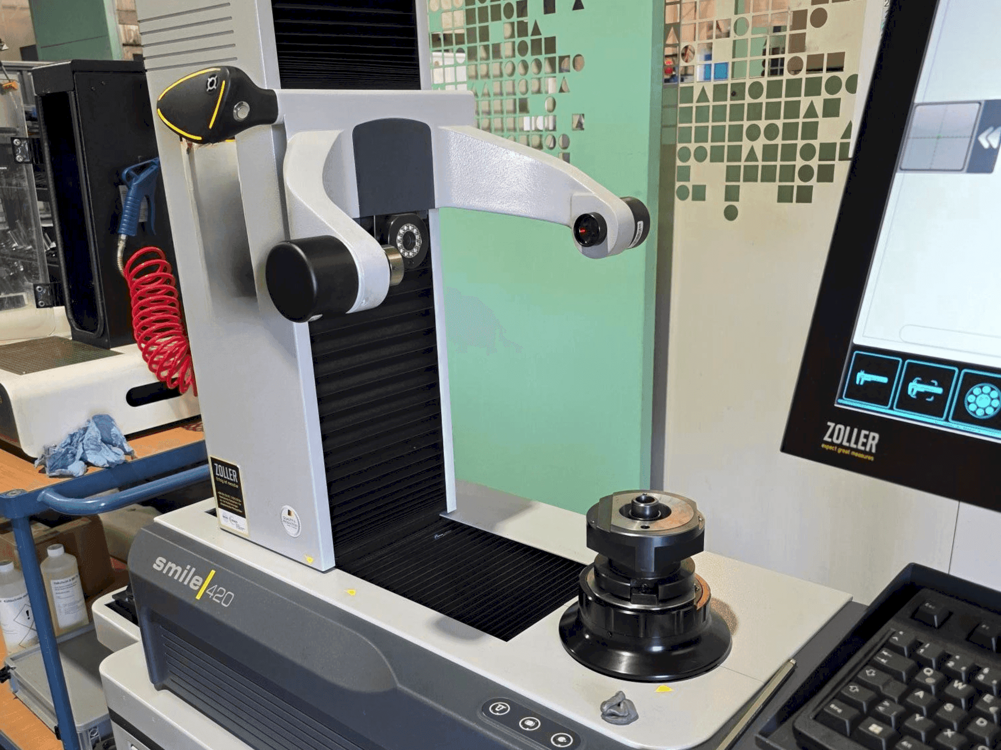 Widok z przodu maszyny Zoller Smile 420