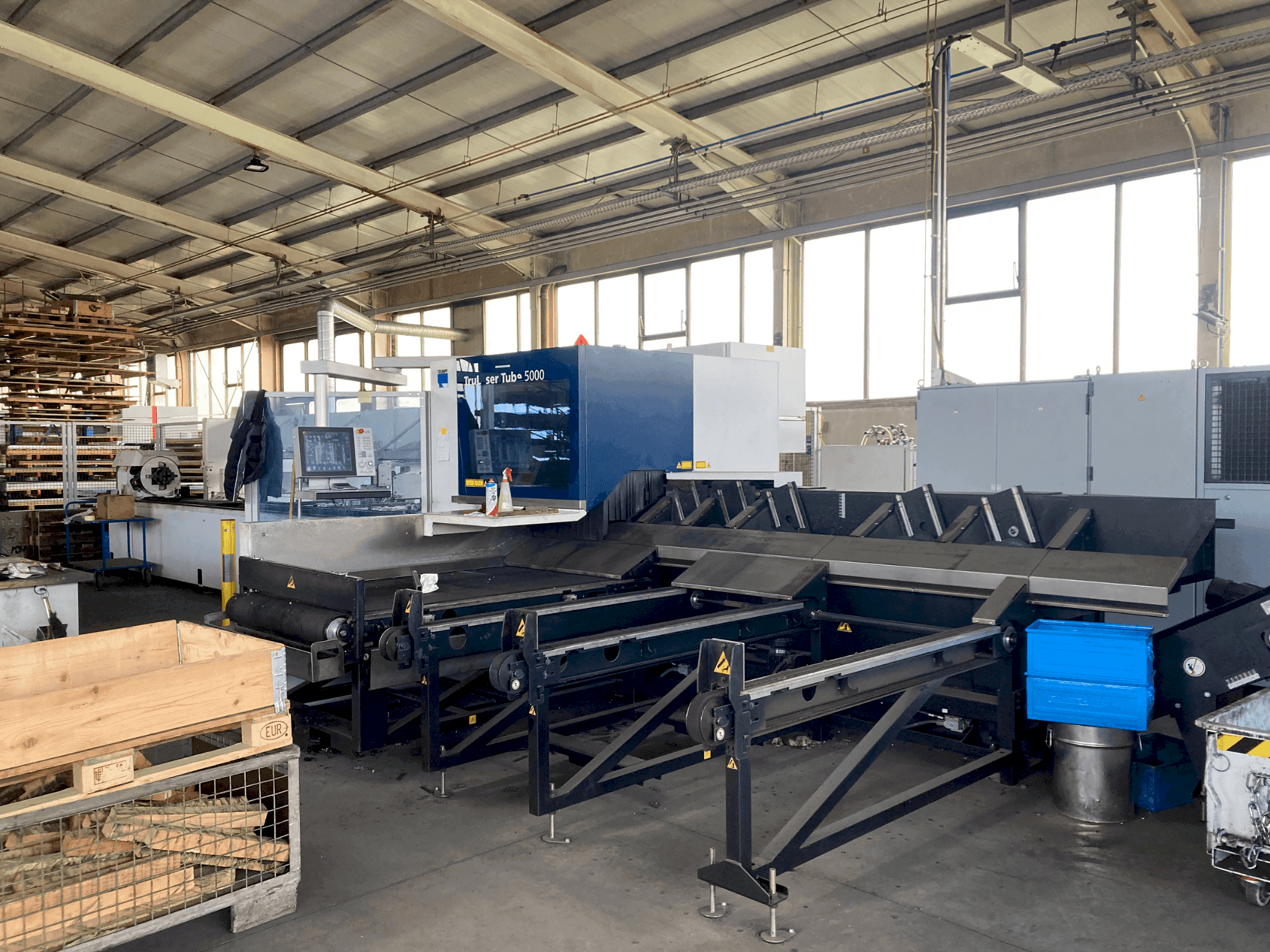 Widok z przodu maszyny TRUMPF TruLaser Tube 5000