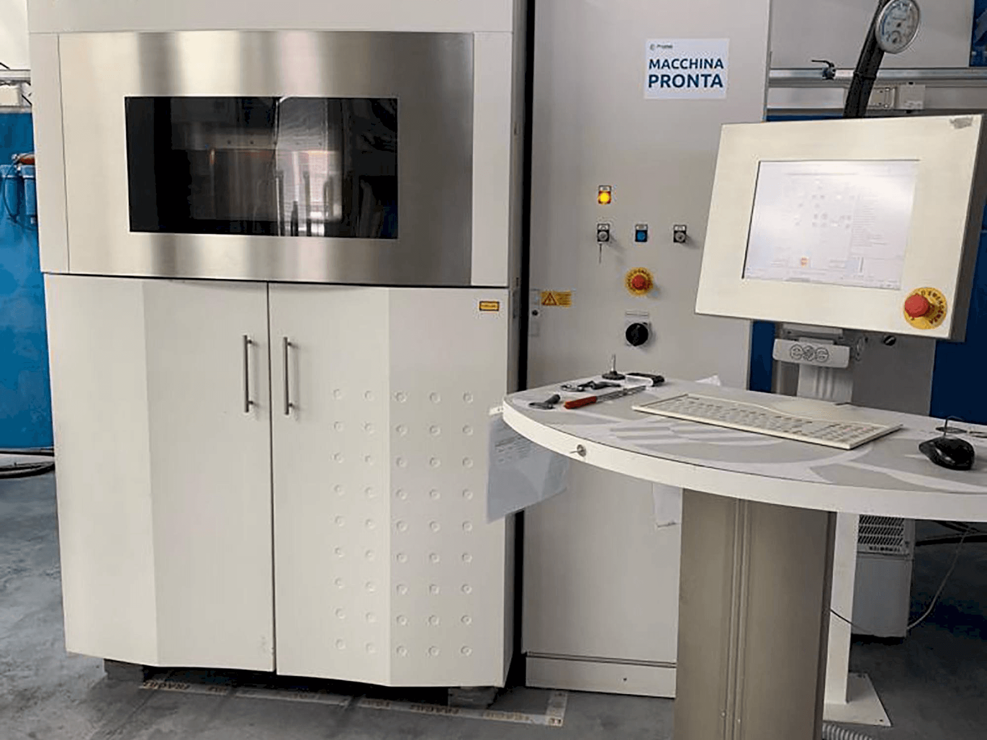 Widok z przodu maszyny EOS Eosint P395