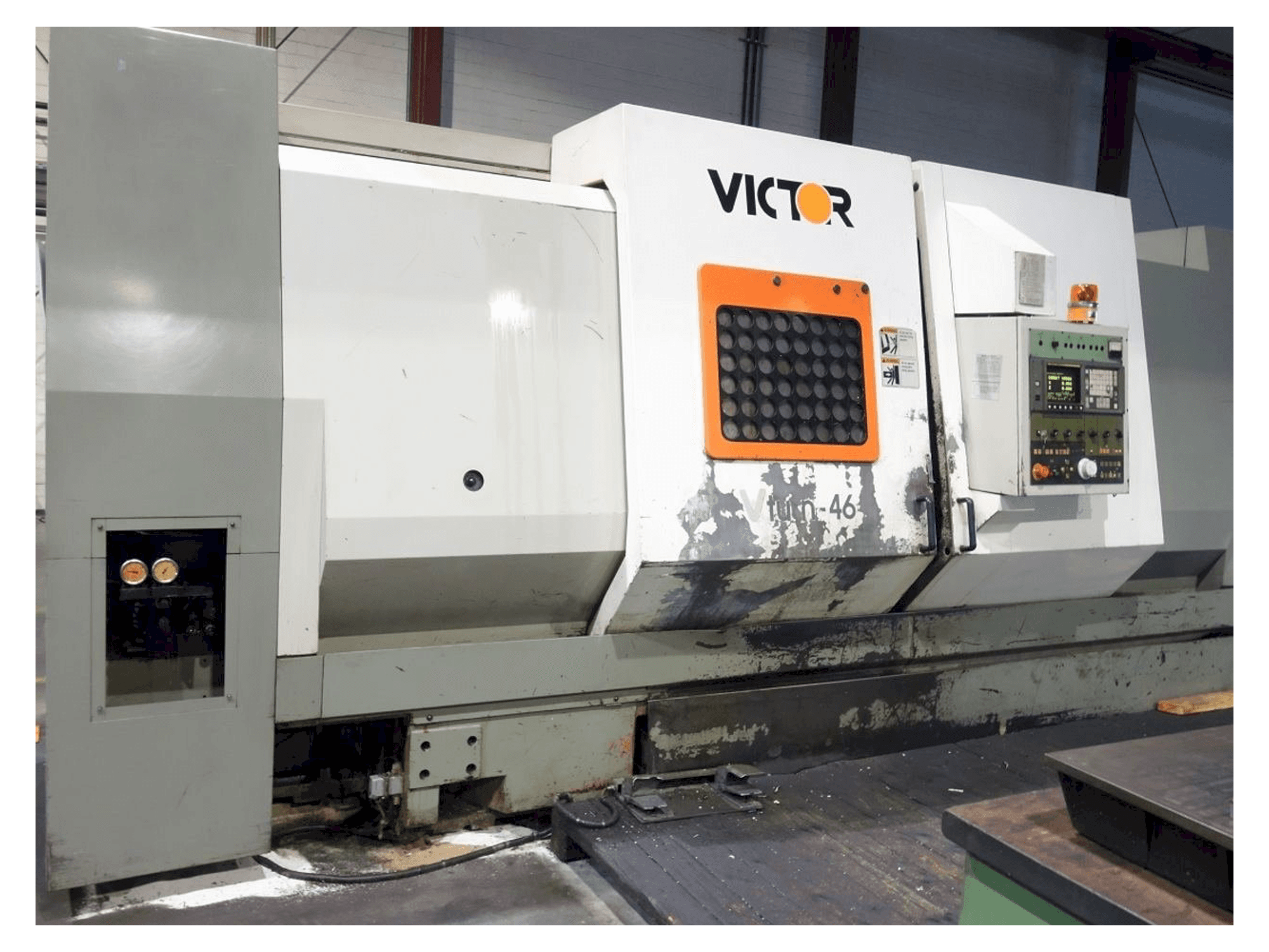 Widok z przodu maszyny Victor V Turn 46 (1997)