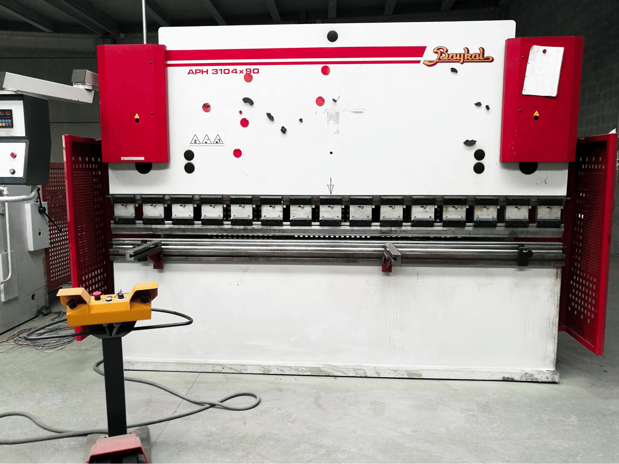 Widok z przodu maszyny Baykal APH 3104x90