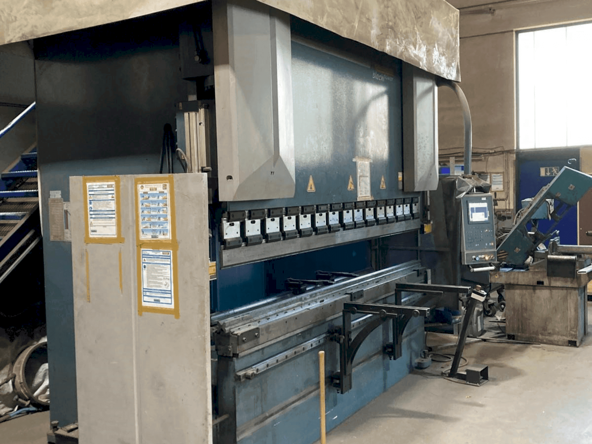 Widok z przodu maszyny Hesse AD-R30320