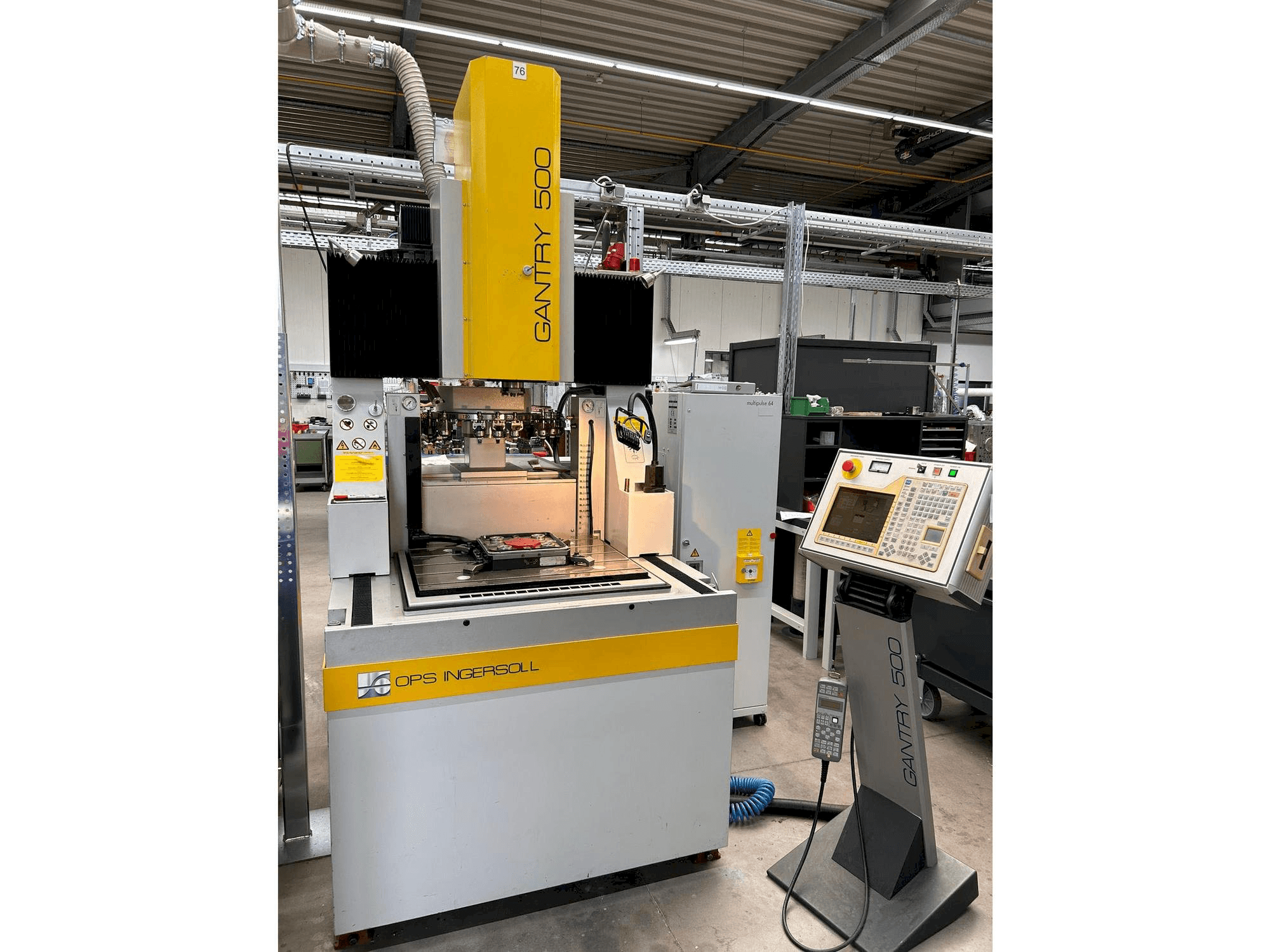 Widok z przodu maszyny OPS-INGERSOLL Gantry 500