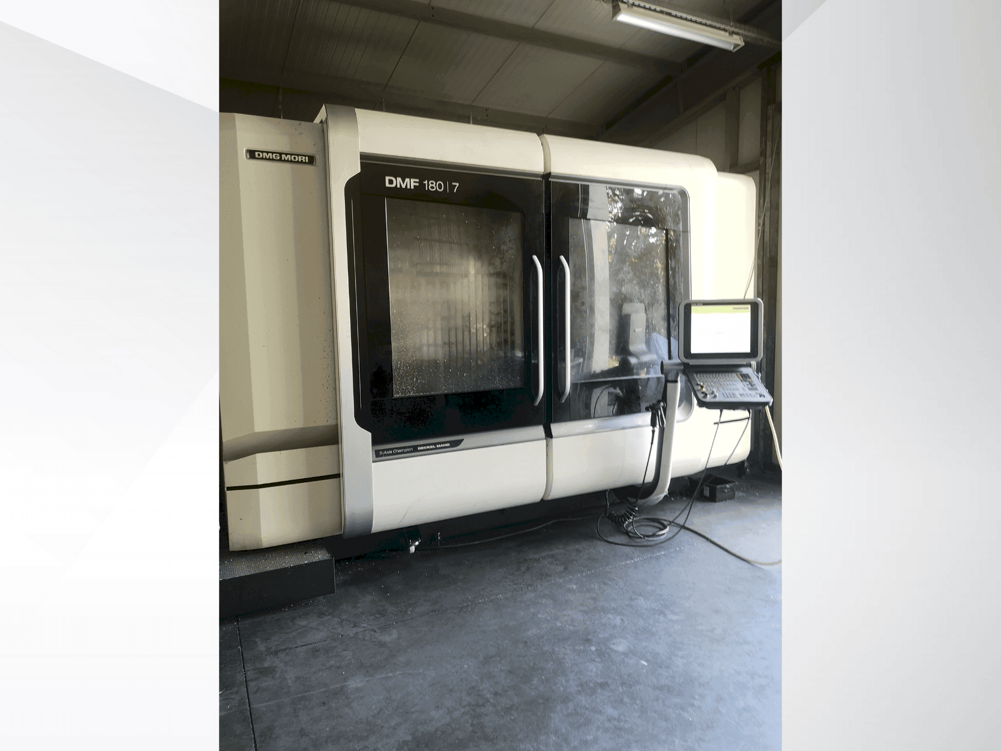Widok z przodu maszyny DMG MORI DMF 180/7