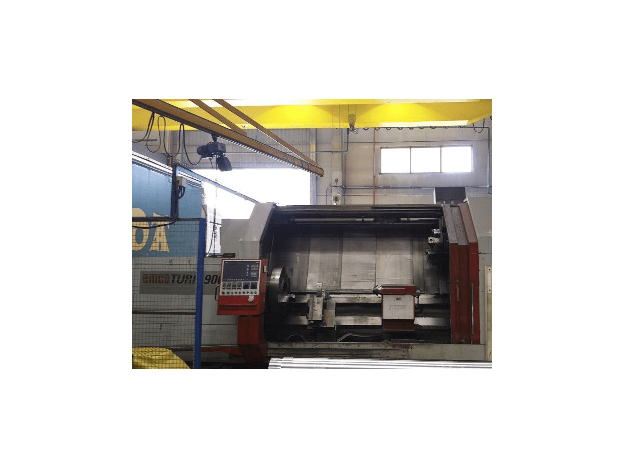 Widok z przodu maszyny EMCO EMCOTURN 900