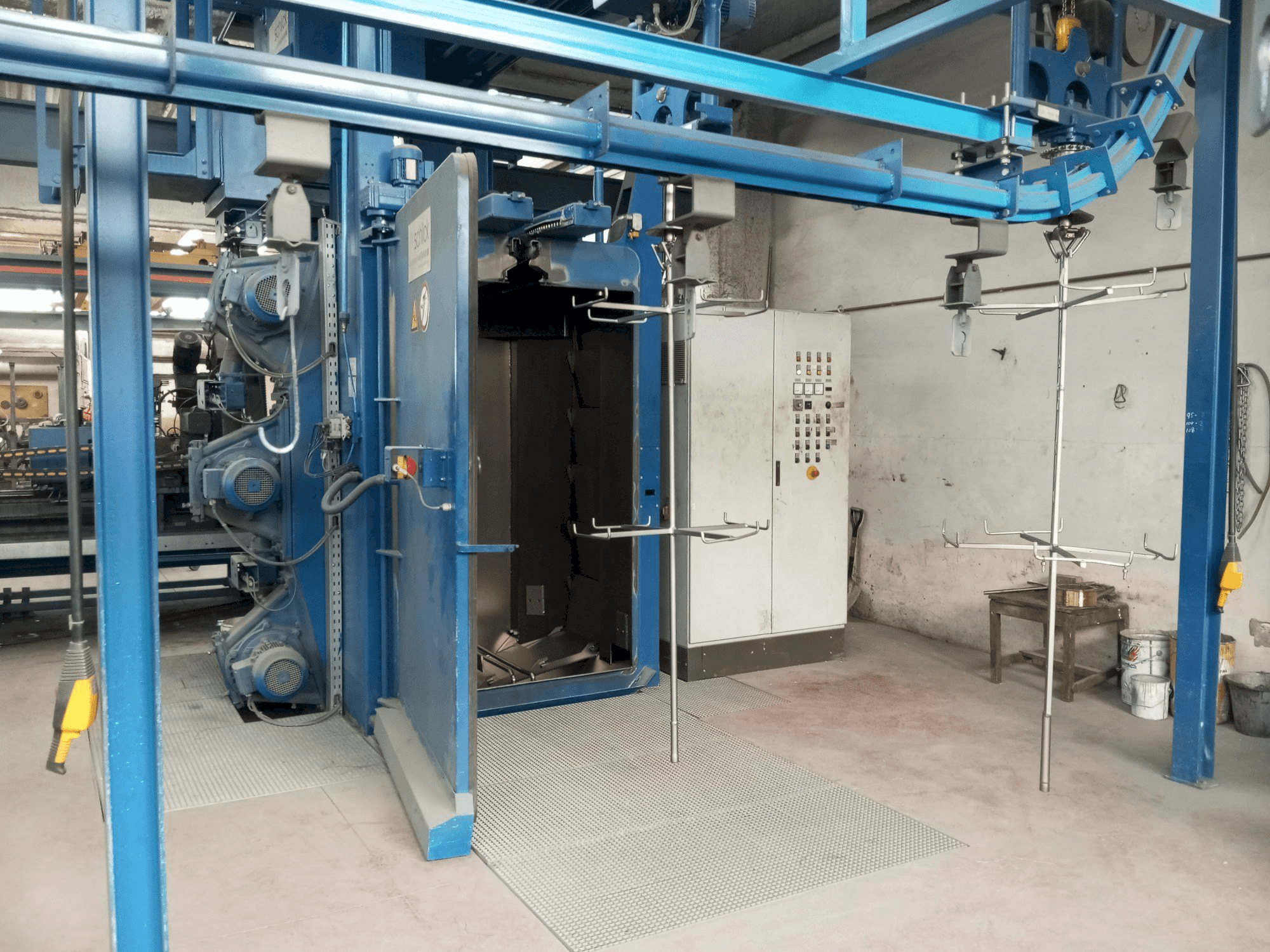 Widok z przodu maszyny WHEELABRATOR SCHLICK HB 12/20