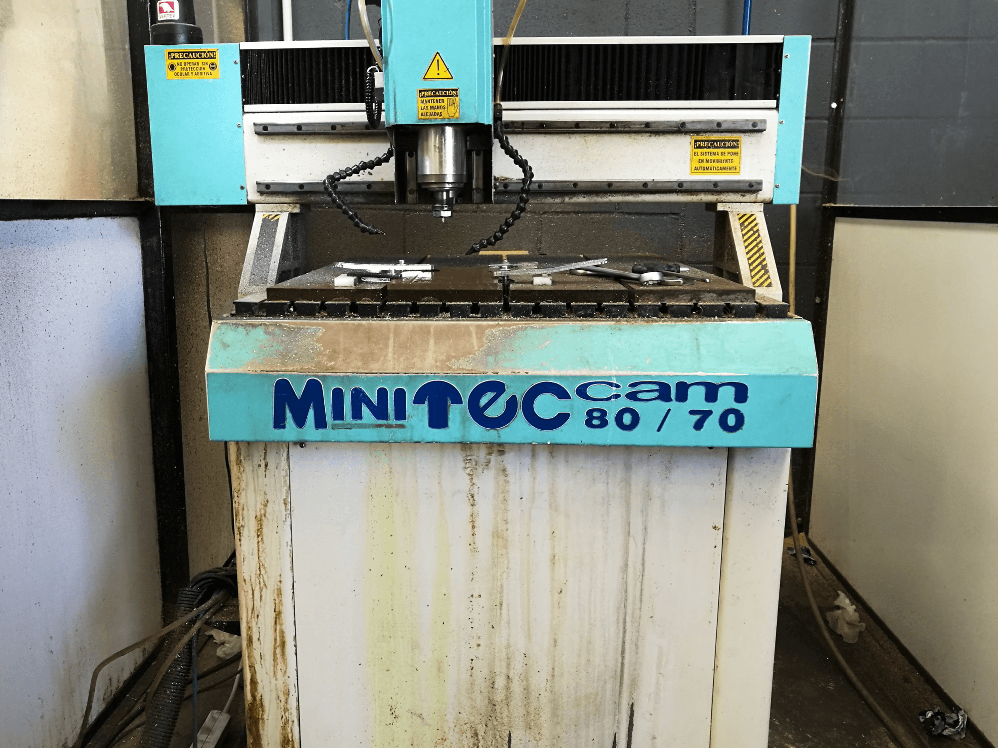 Widok z przodu maszyny Mini Teccam 8070