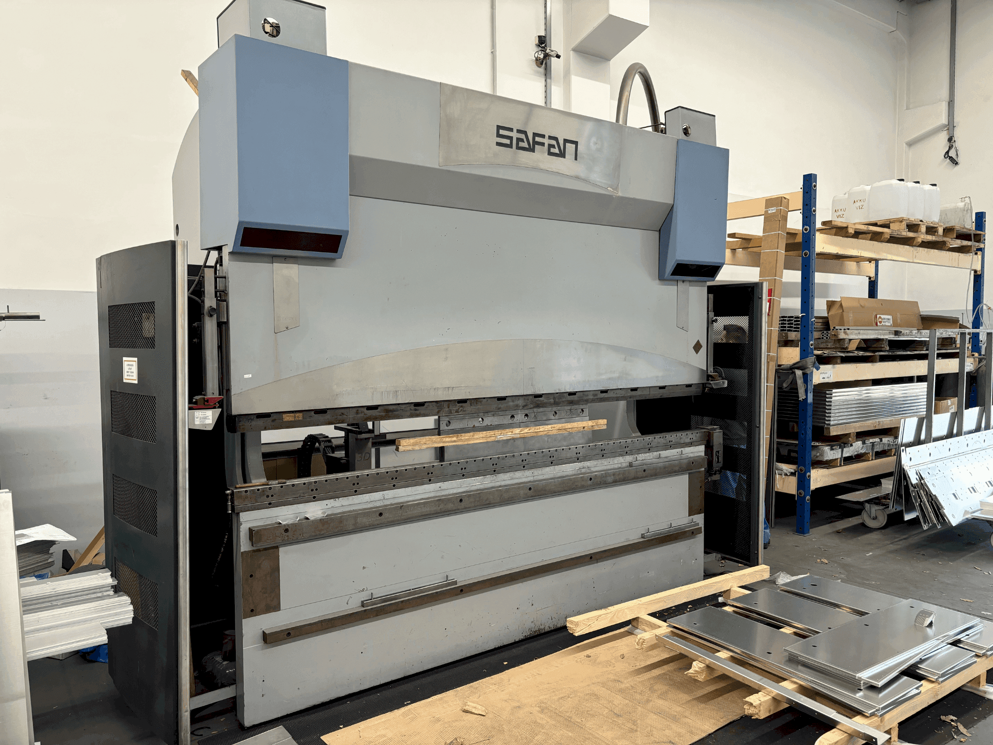 Widok z przodu maszyny Safan CNCL-K 170-3100 TS1