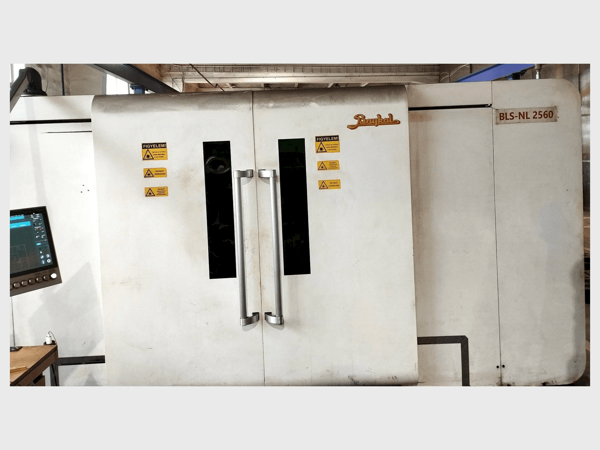 Widok z przodu maszyny Baykal BLS-NL 2060 4kW Fiber