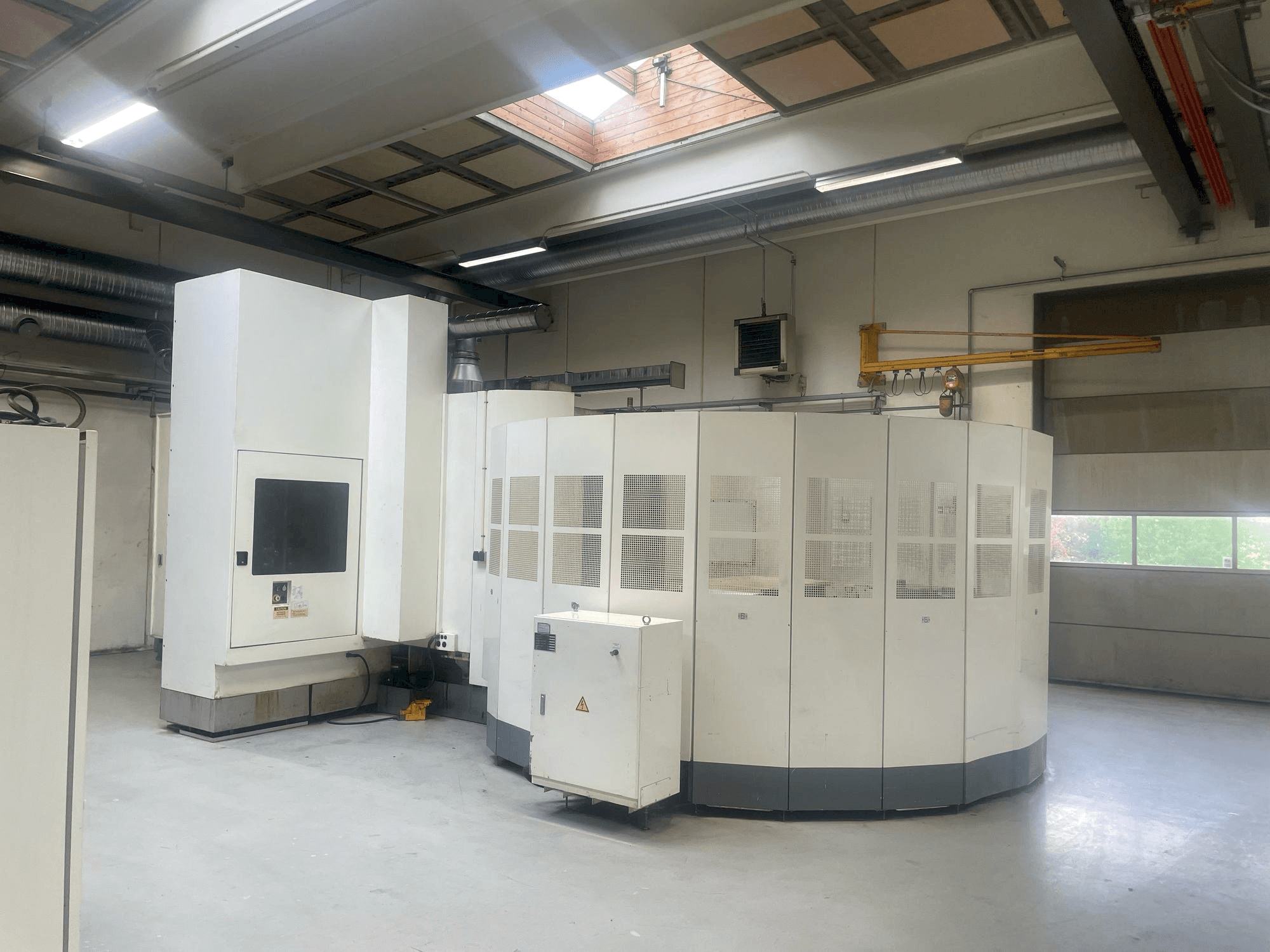 Widok z przodu maszyny Kitamura HX500i
