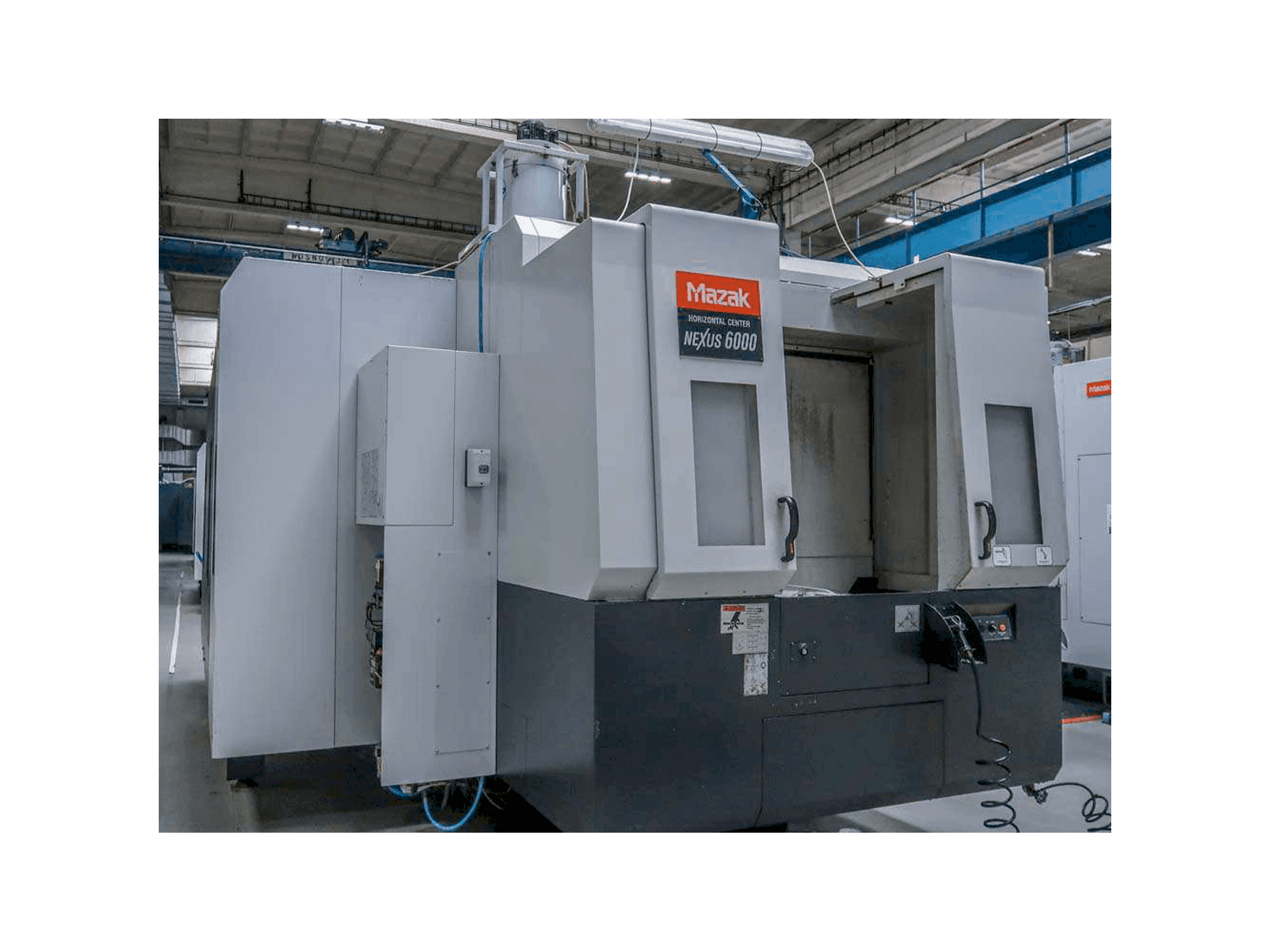 Widok z przodu maszyny Mazak NEXUS HCN 6000