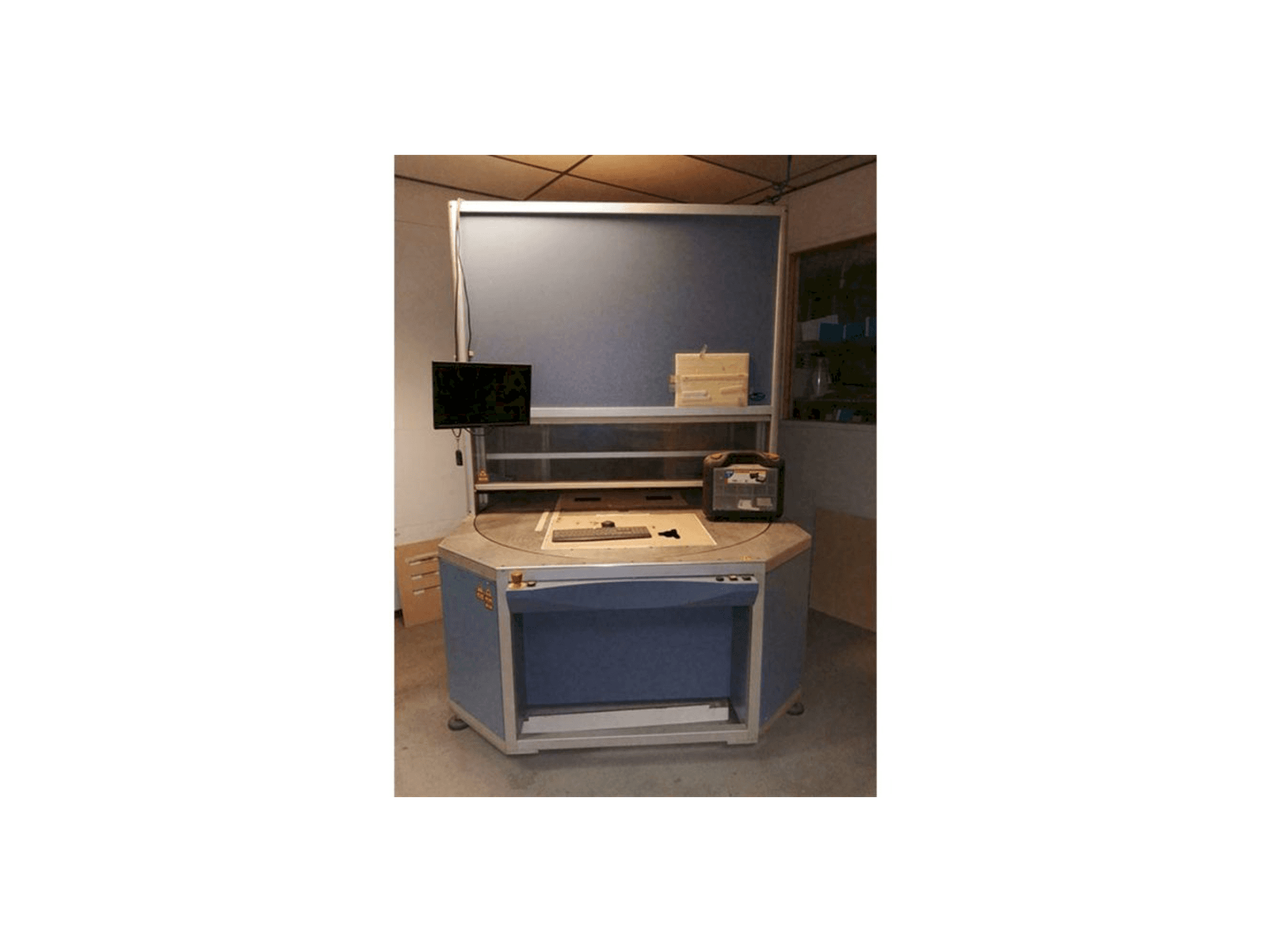 Widok z przodu maszyny SEI Laser INFINITY 5070