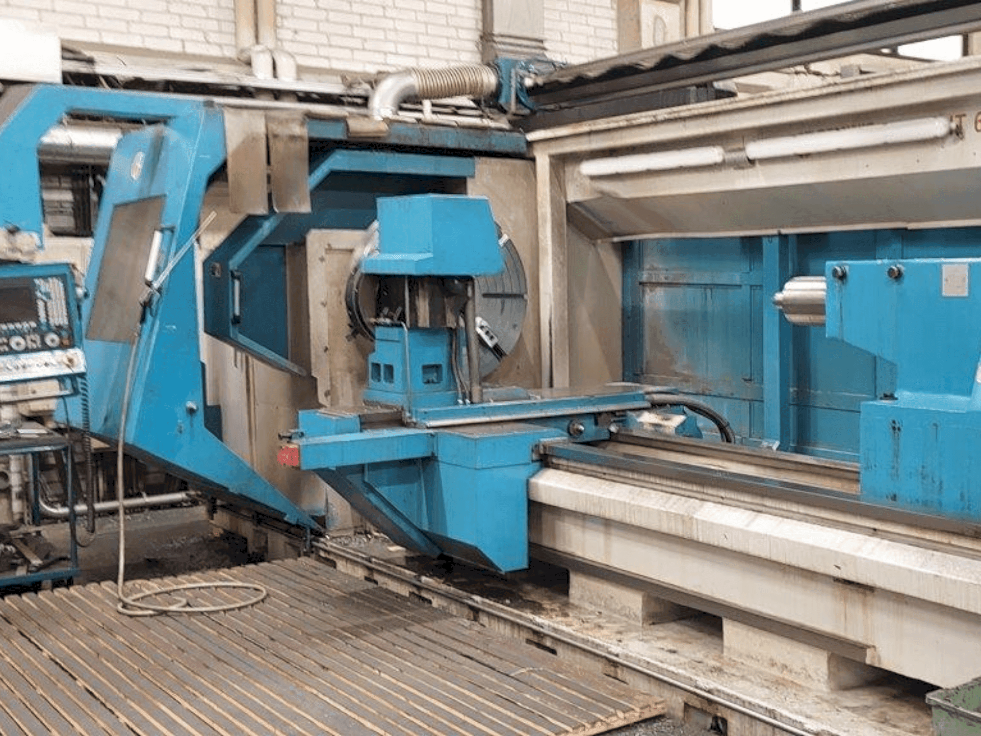 Widok z przodu maszyny Geminis GTH 6 G2-1300 x 3000