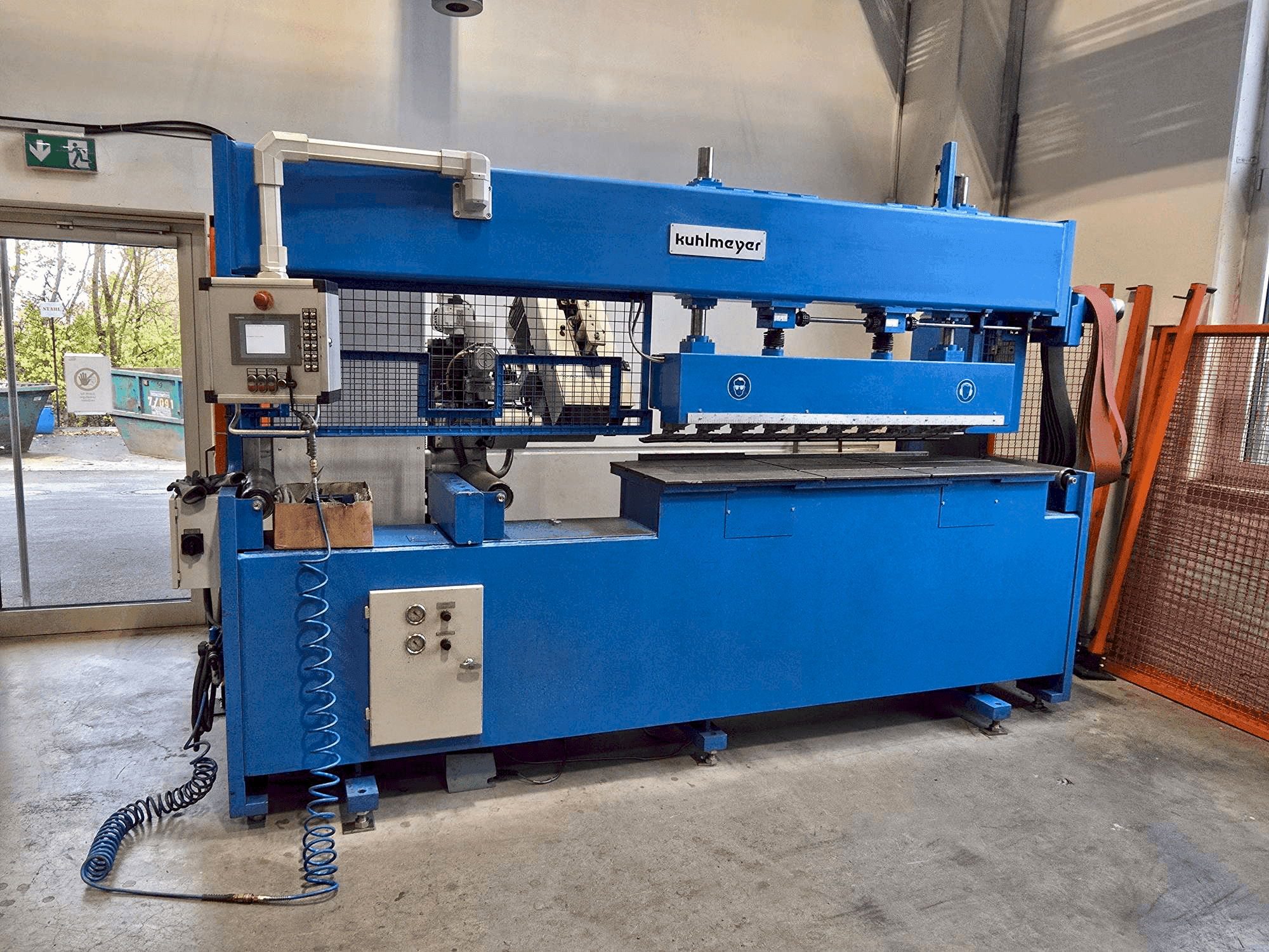 Widok z przodu maszyny KUHLMEYER Fasen Fix 4.1-1500