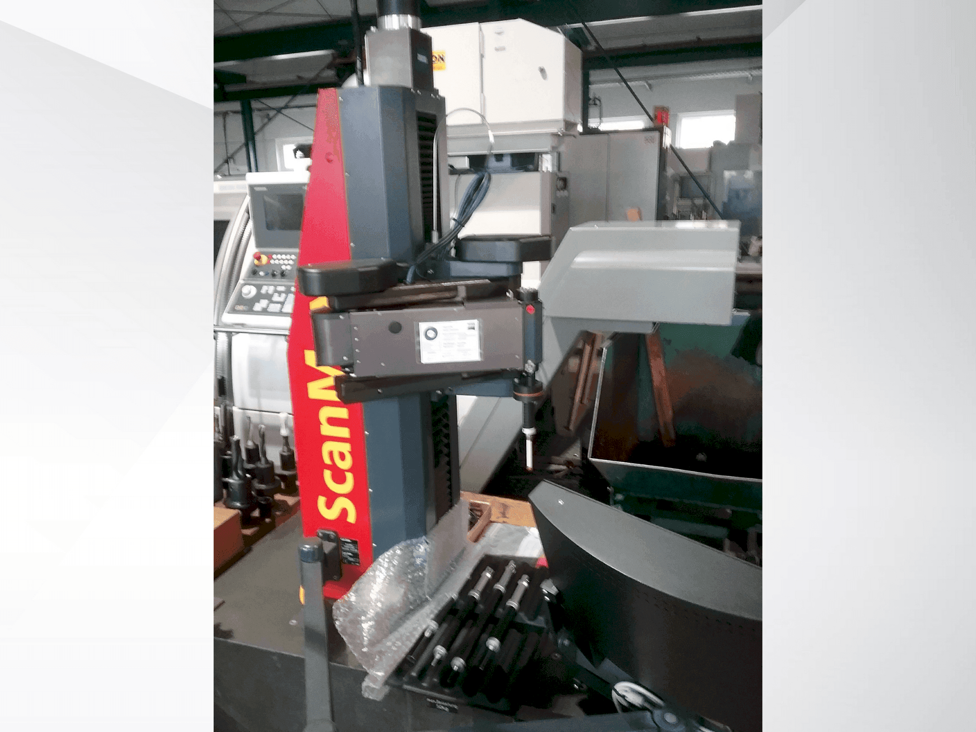 Widok z przodu maszyny ZEISS ScanMax