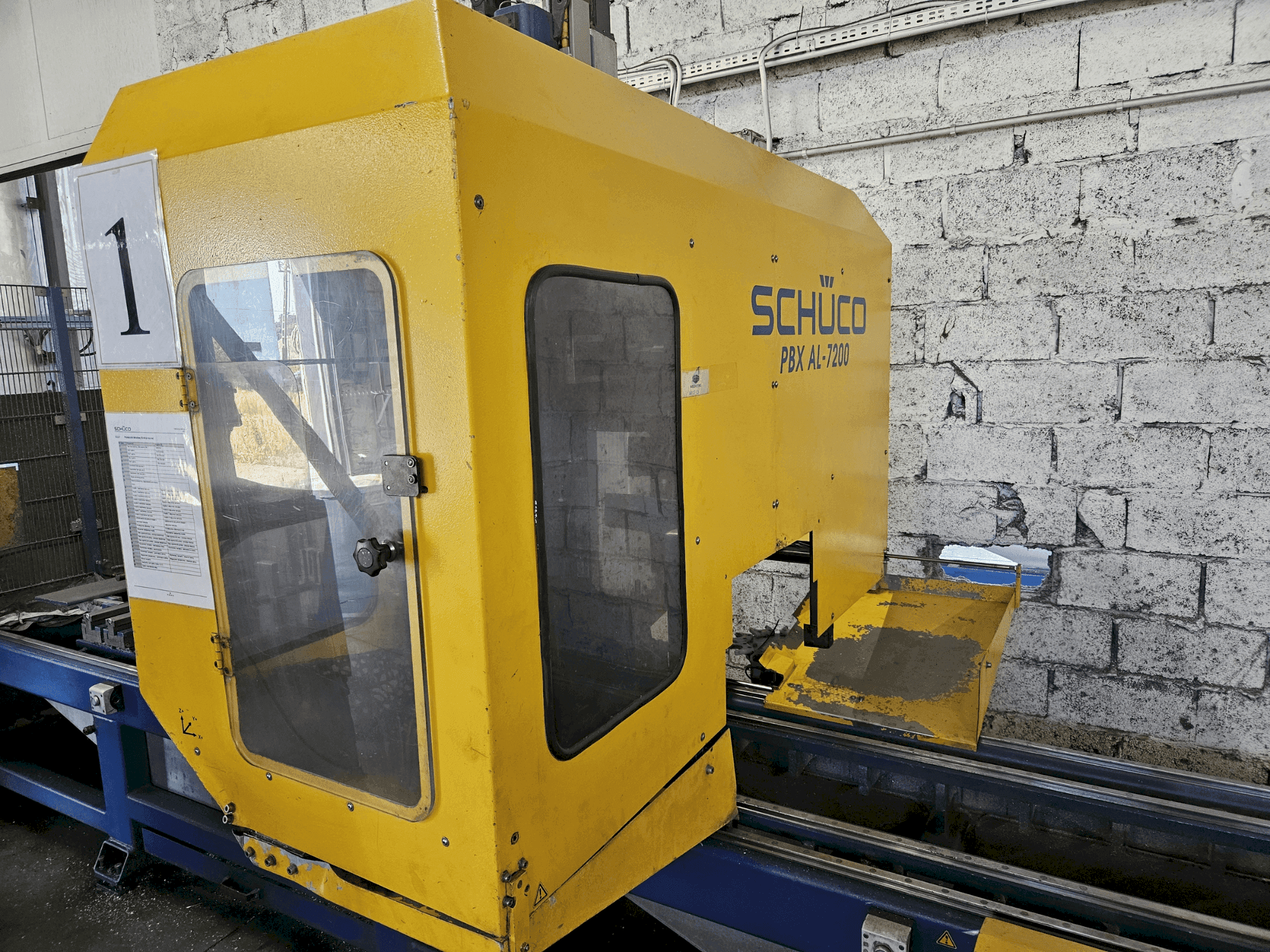 Widok z przodu maszyny SCHÜCO PBX AL-7200