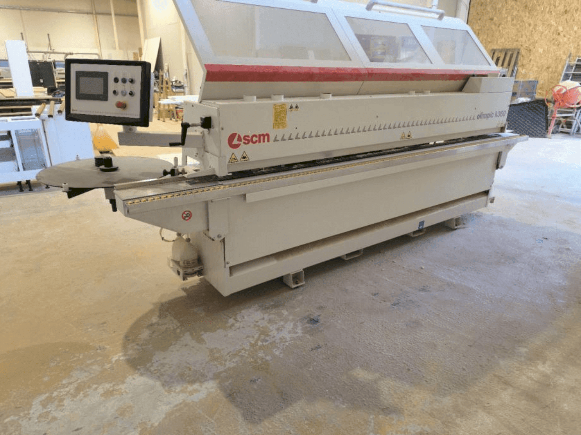 Widok z przodu maszyny SCM Olimpic K360