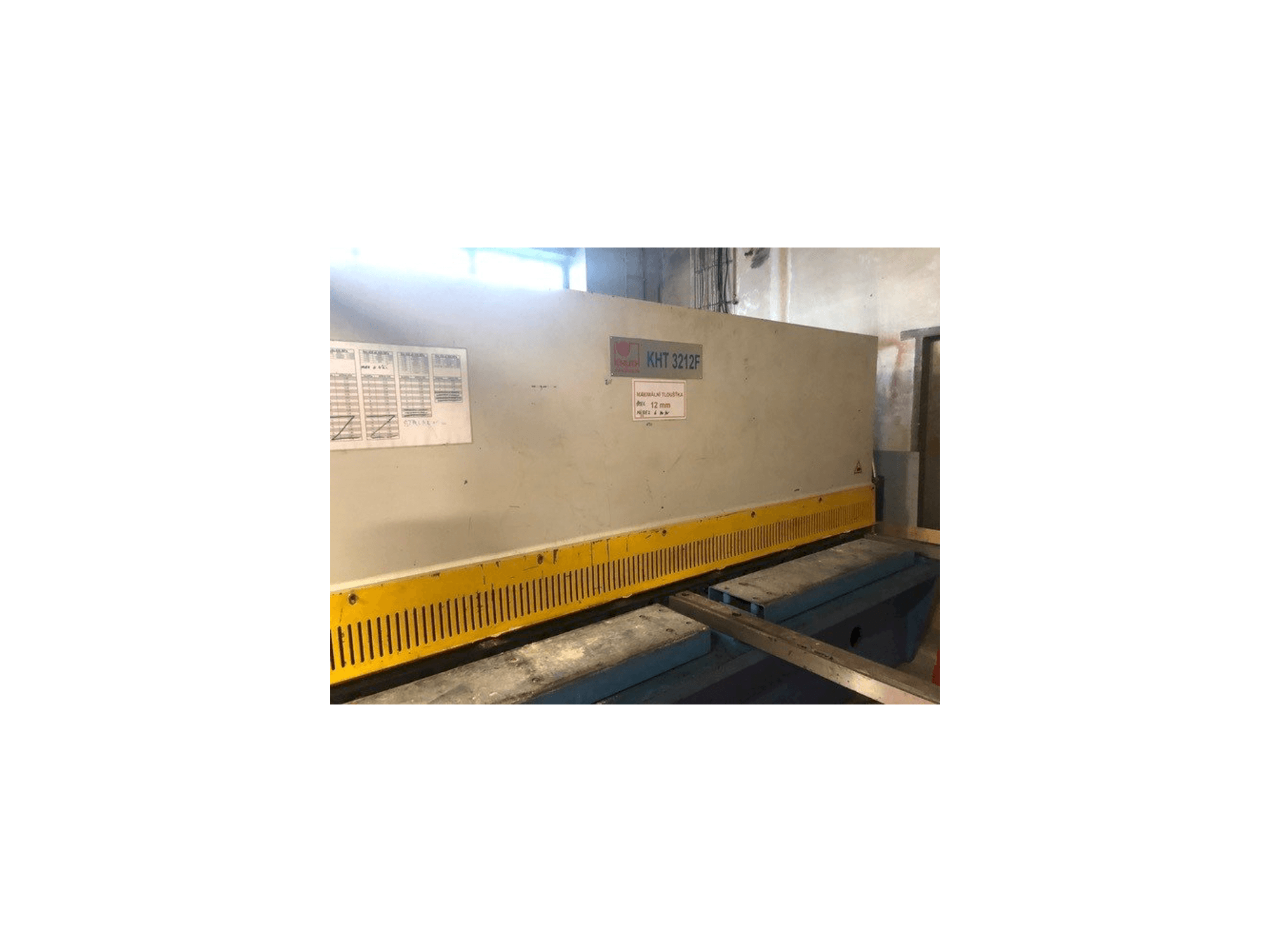 Widok z przodu maszyny KNUTH KHT 3212 F