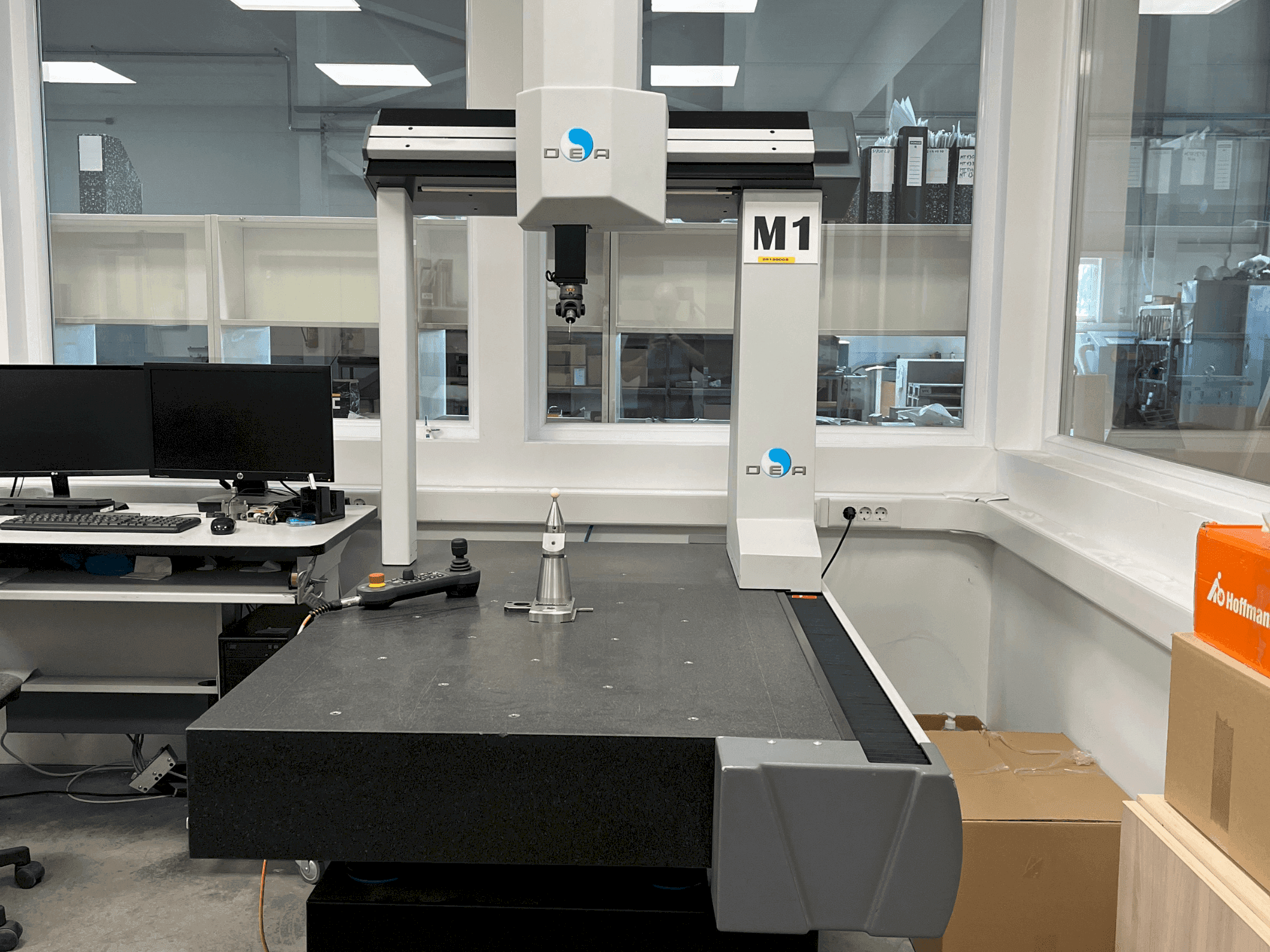 Widok z przodu maszyny Hexagon PIONEER 061006