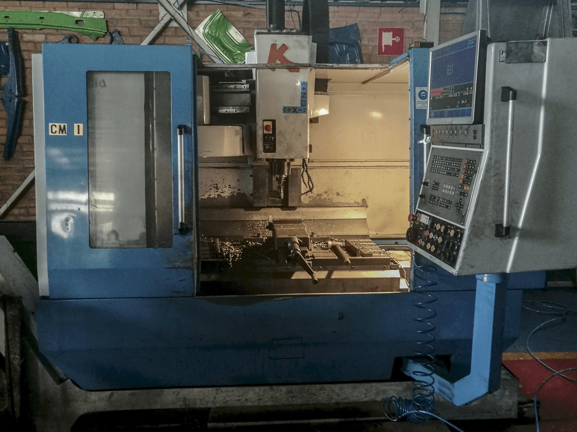 Widok z przodu maszyny KONDIA B-1050