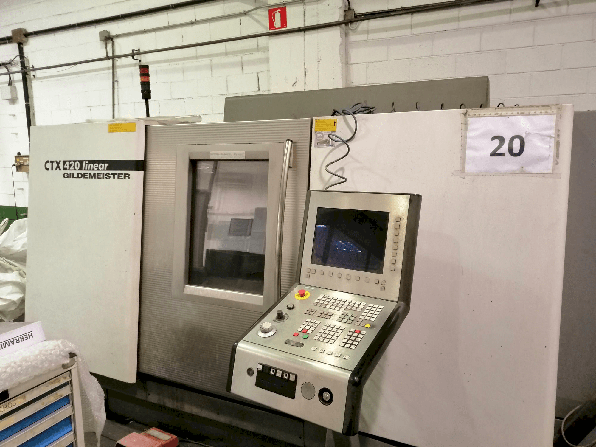 Widok z przodu maszyny Gildemeister CTX 400