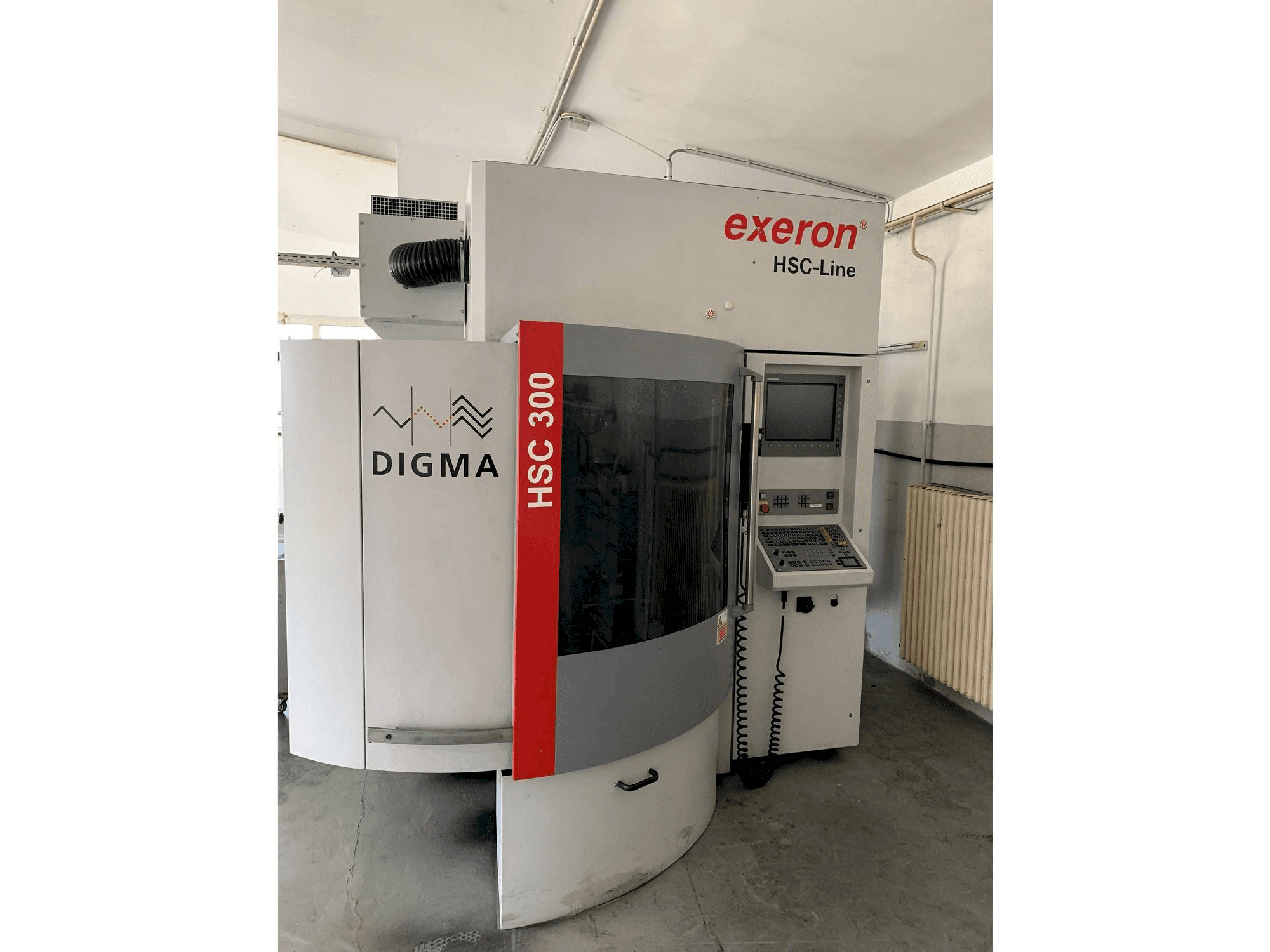 Widok z przodu maszyny Exeron HSC 300P