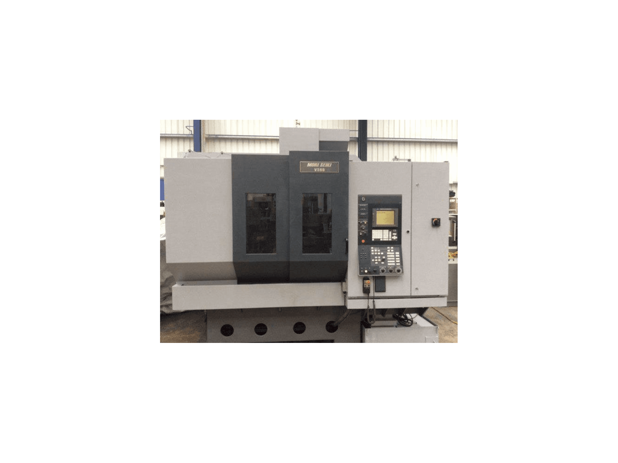 Widok z przodu maszyny MORI SEIKI VS 60