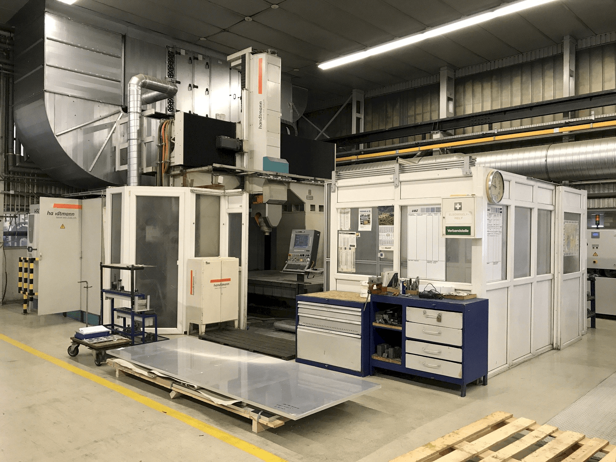 Widok z przodu maszyny Handtmann UBZ NT 300/200 T2
