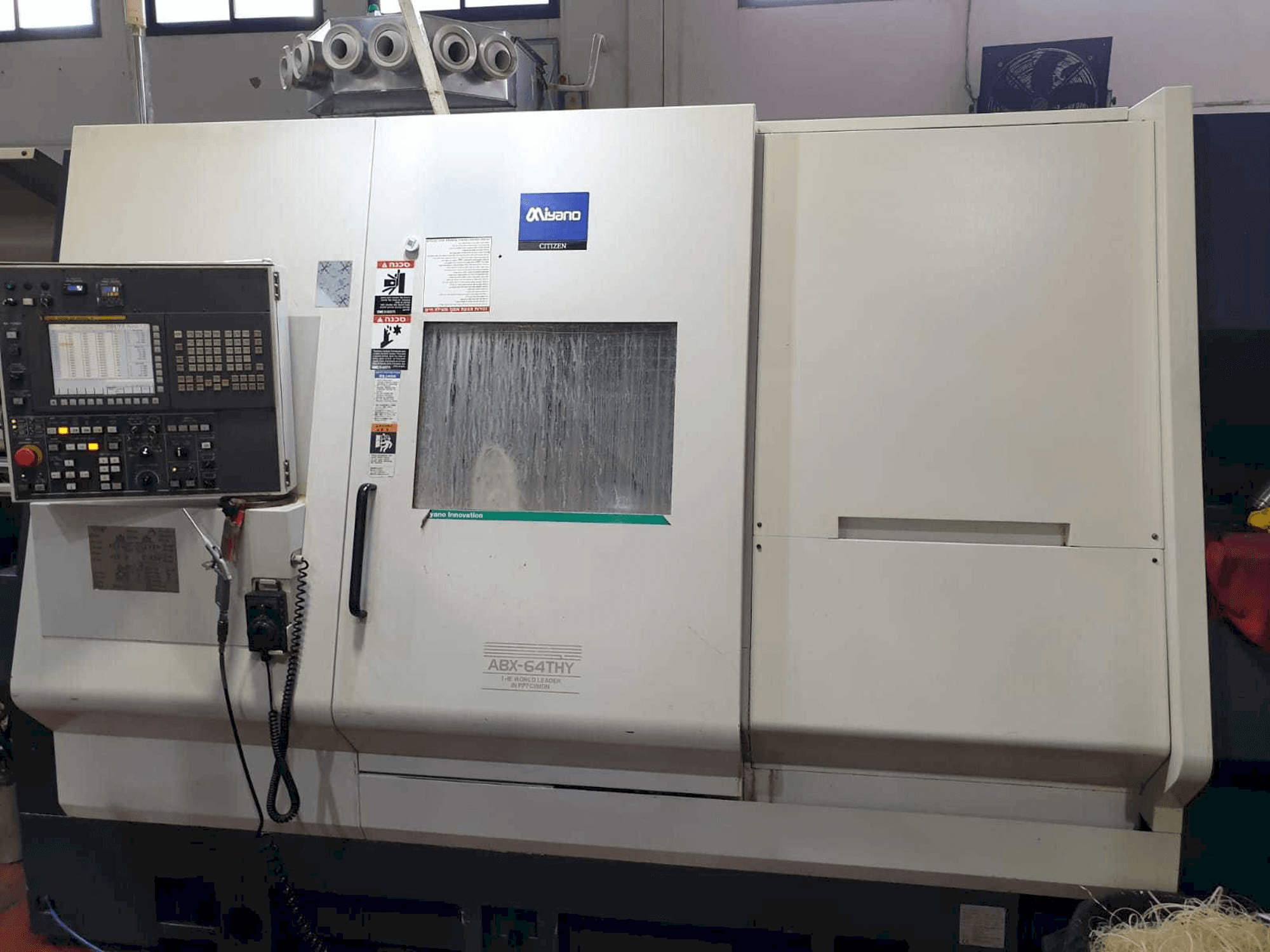 Widok z przodu maszyny Miyano ABX-64THY