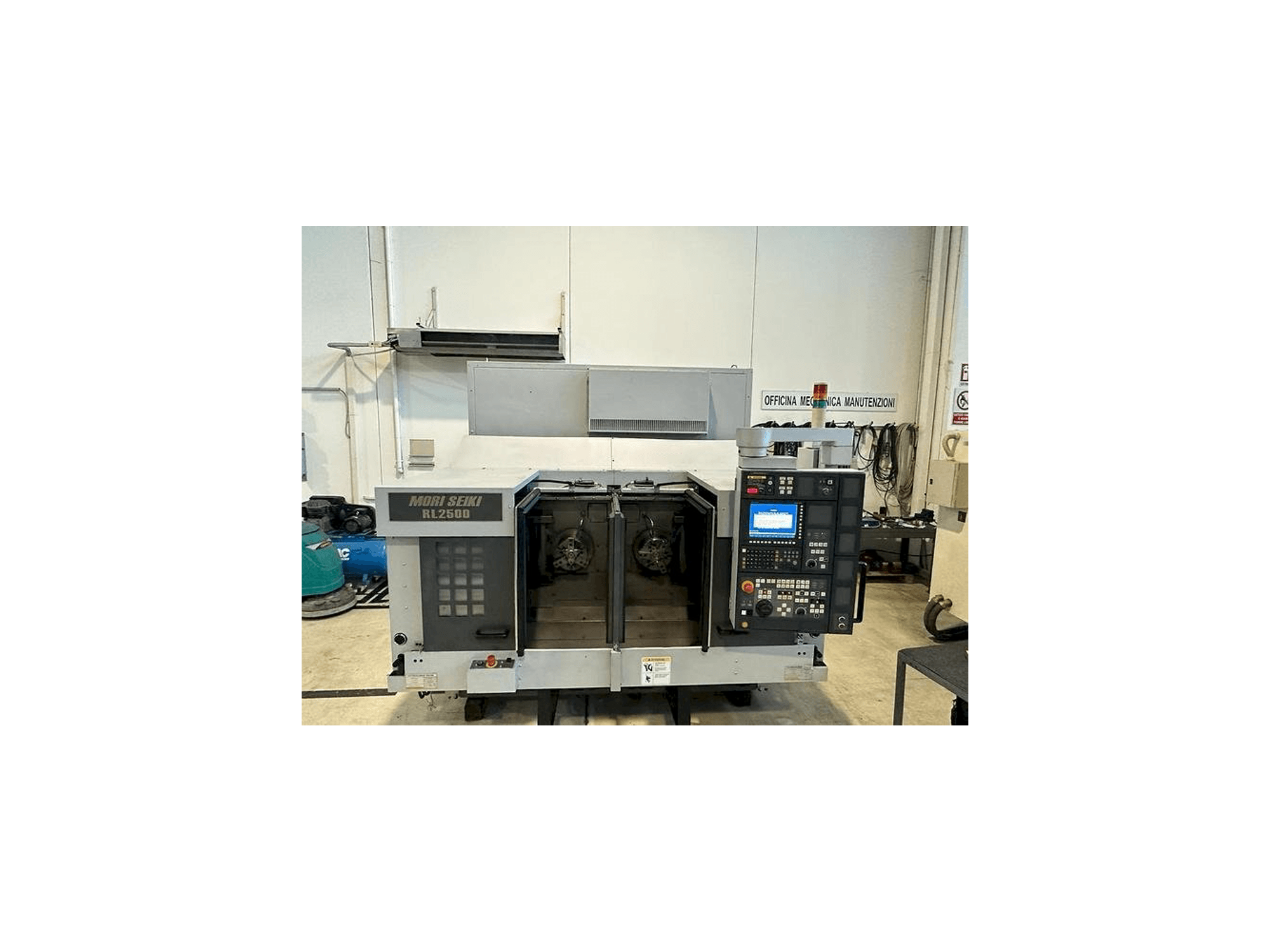 Widok z przodu maszyny MORI SEIKI RL 2500