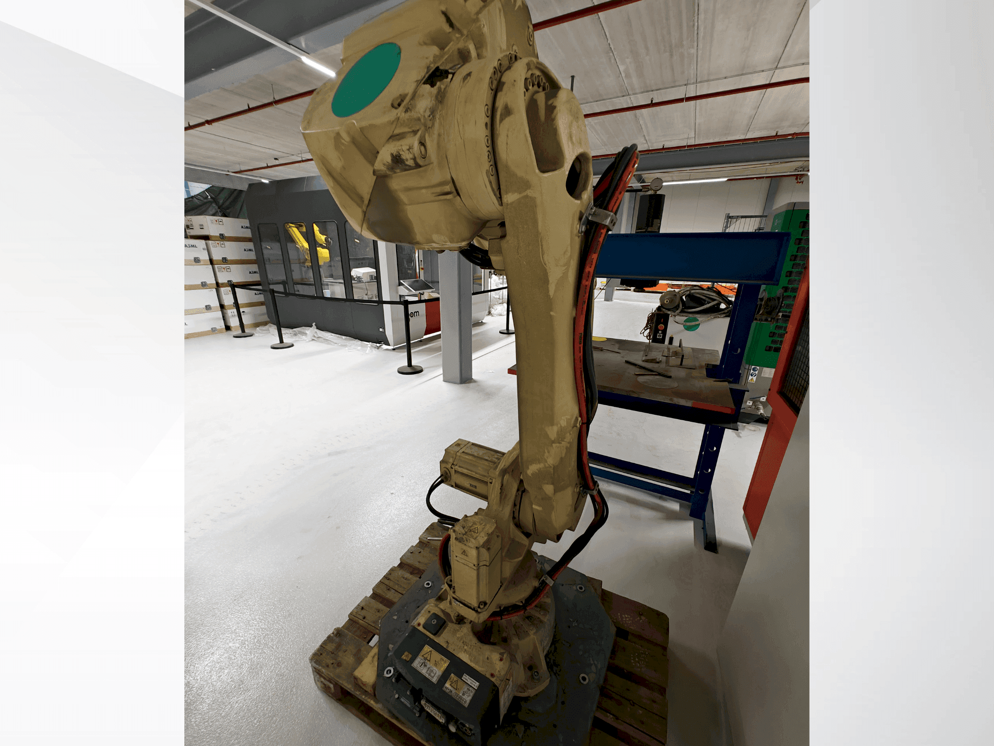 Widok z przodu maszyny ABB IRB 4600 M2004