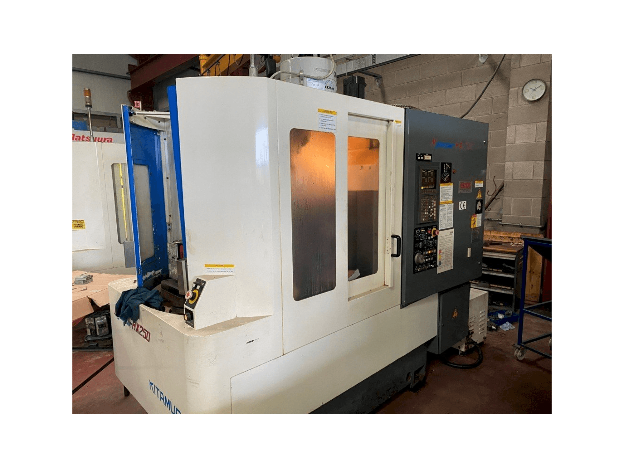 Widok z przodu maszyny Kitamura Mycenter HX250