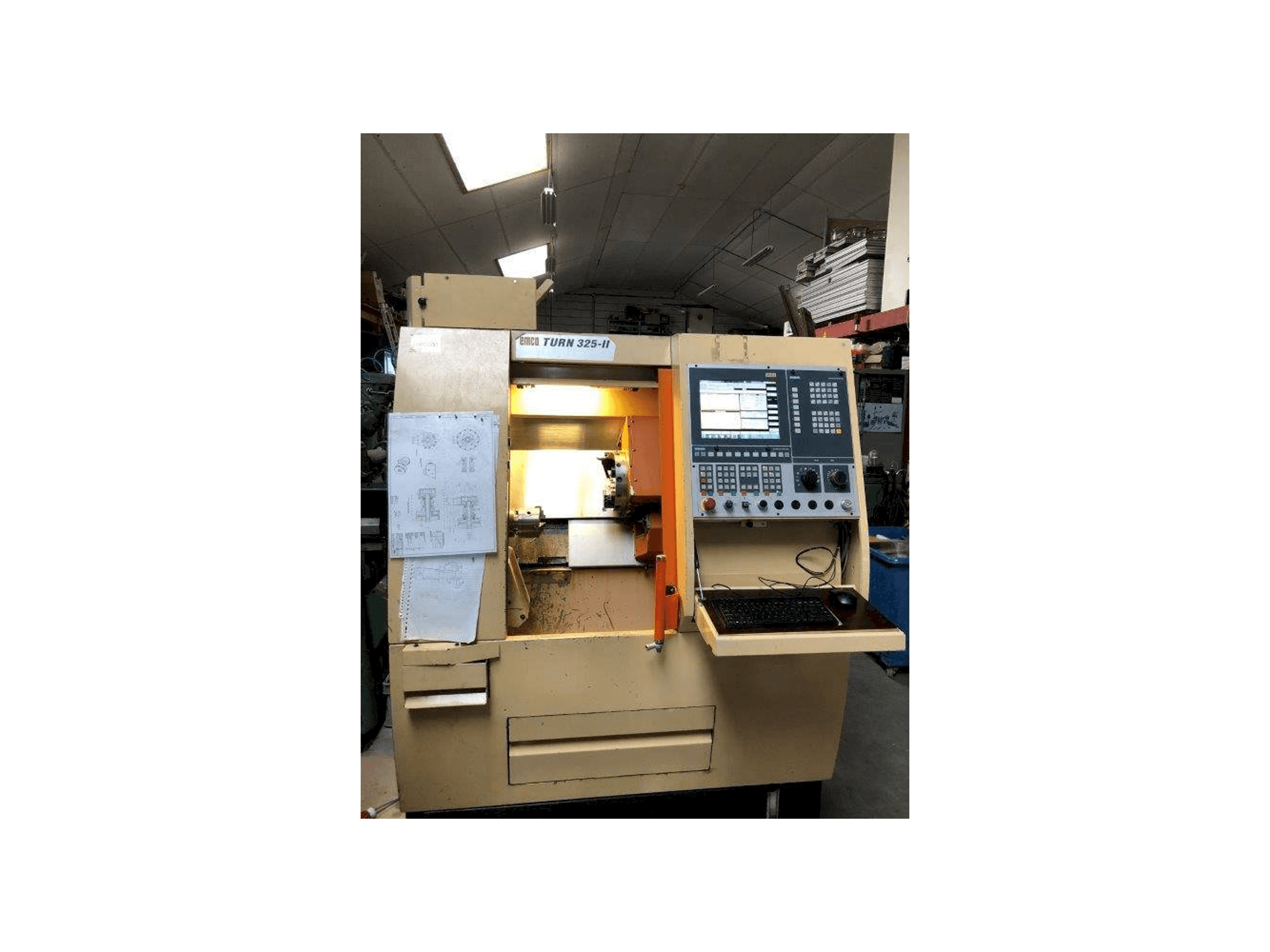 Widok z przodu maszyny EMCO TURN 325-II
