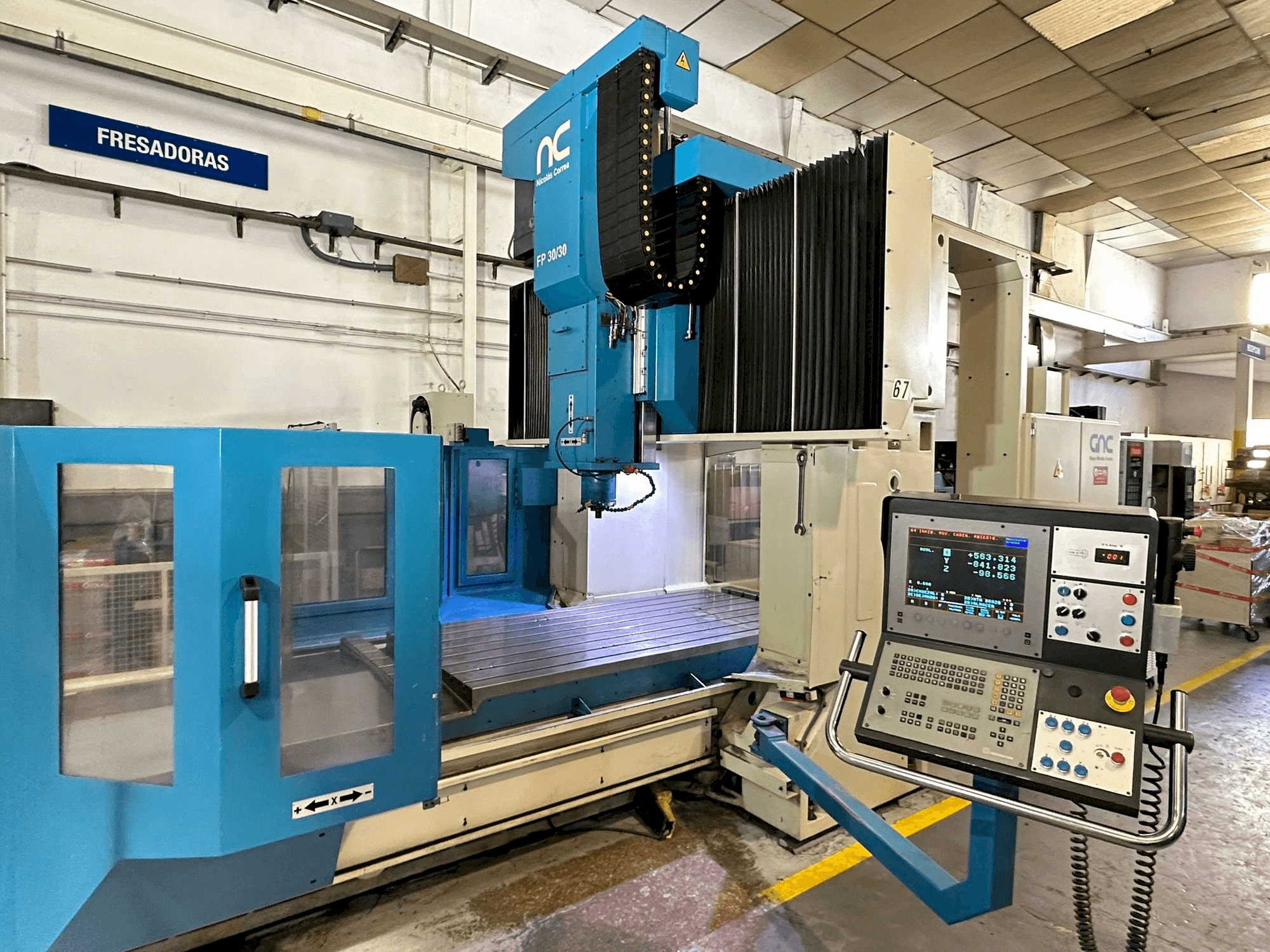 Widok z przodu maszyny NIEDERBERGER FP30/30