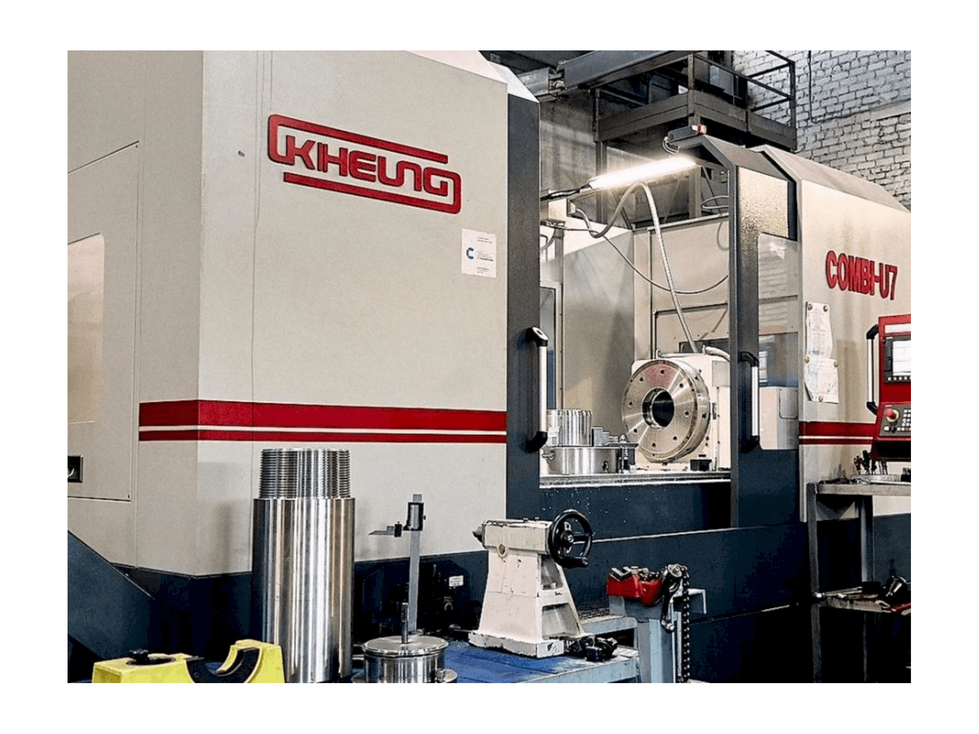 Widok z przodu maszyny KIHEUNG COMBI-U7