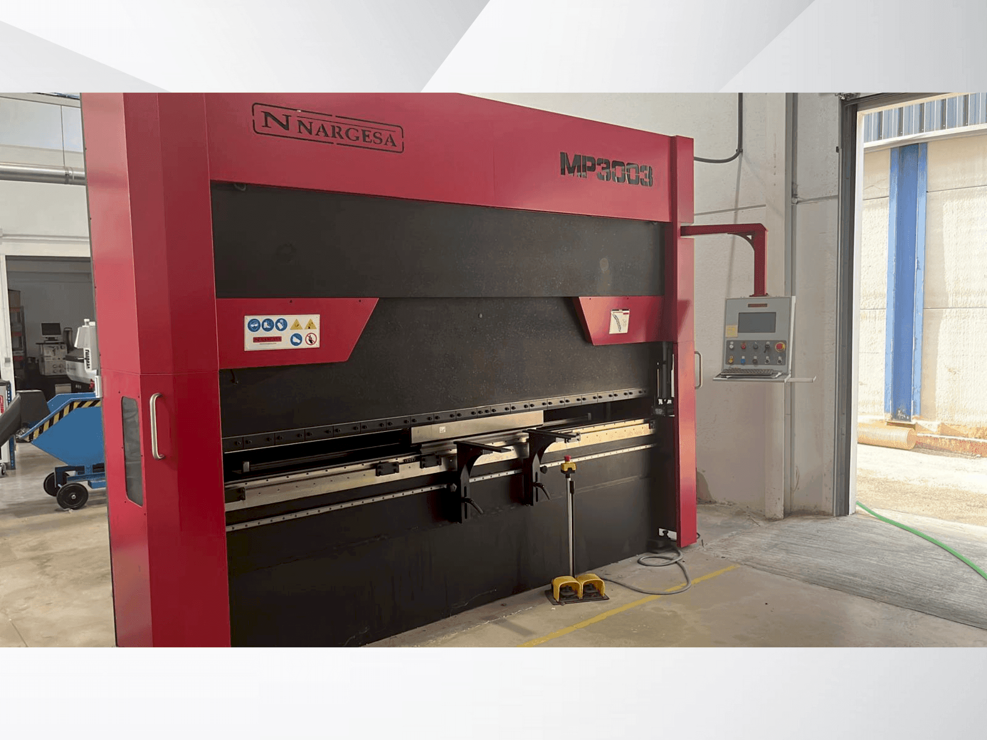 Widok z przodu maszyny NARGESA 3003