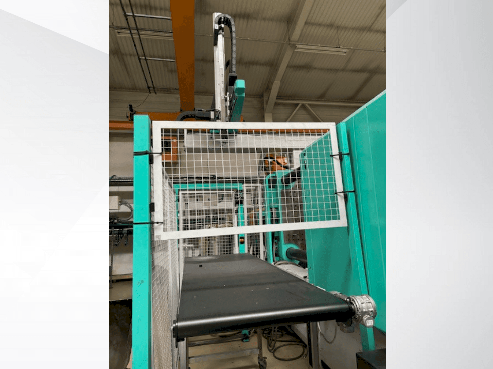 Widok z przodu maszyny Arburg Allrounder 920S 4600-2100